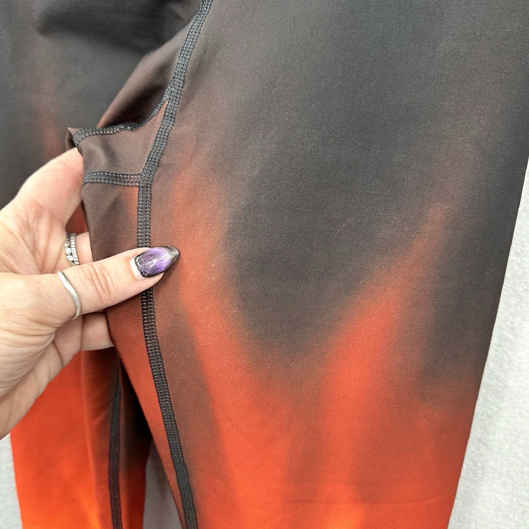 Vintage Eagle Rock Werkshop Leggings Womens XS Cropped Ombre Cycling Activewear Yoga Ombre 90s Motif Athleisure Womens XS Black Filtration HTML-free Size 26" / US 2 / IT 38 - 7 Thumbnail