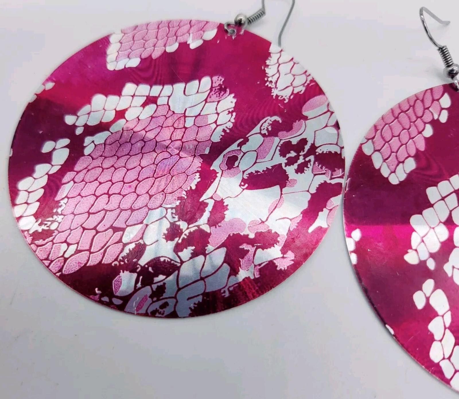 The Unbranded Brand Big Circle Round Purple Silver Earrings Snake Print Pierced Size ONE SIZE - 2 Thumbnail