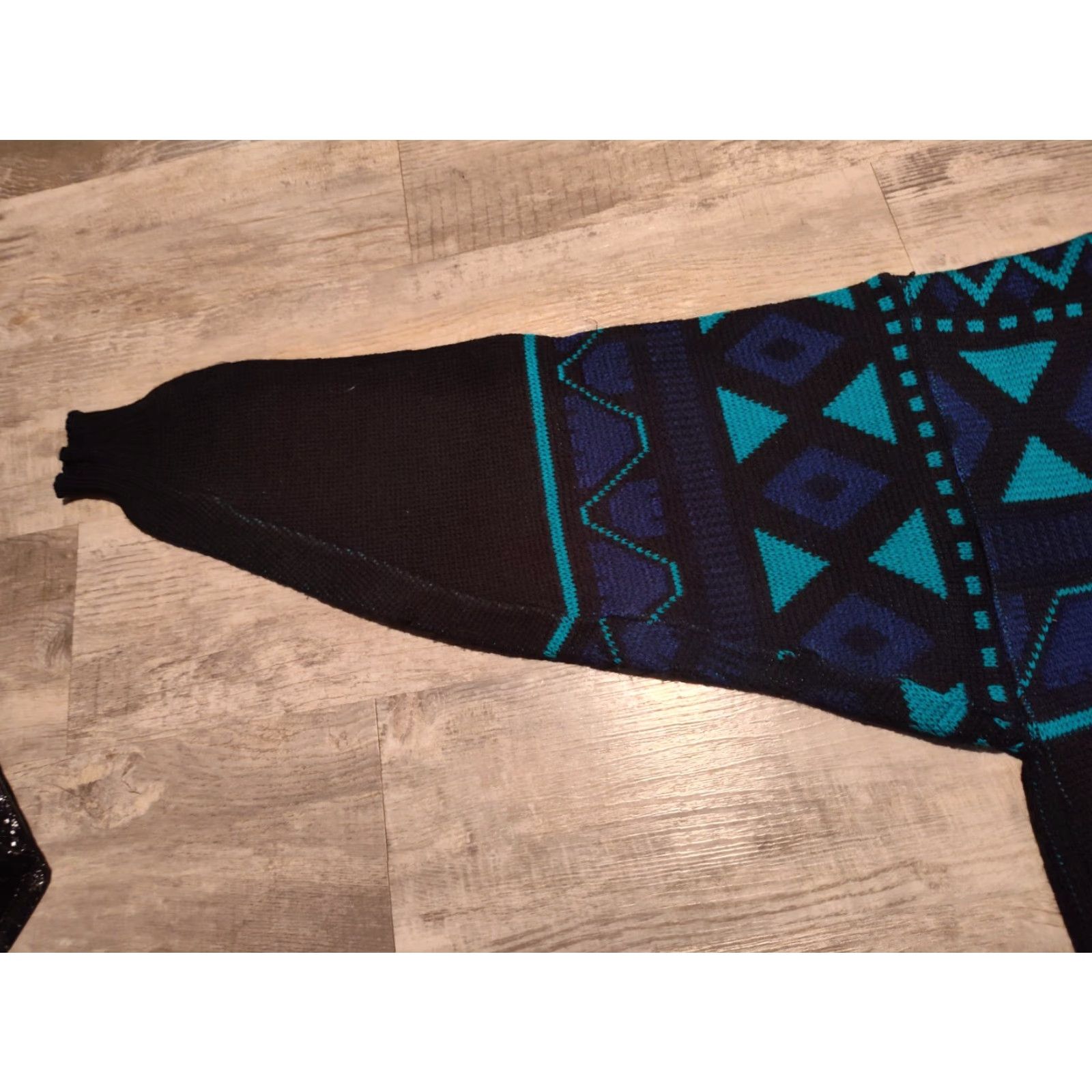 Vintage VINTAGE Le Tigre Geometric Pullover Sweater XL Men Crew Neck Acrylic Multi 90s Fall Winter Spring Size US XL / EU 56 / 4 - 6 Thumbnail