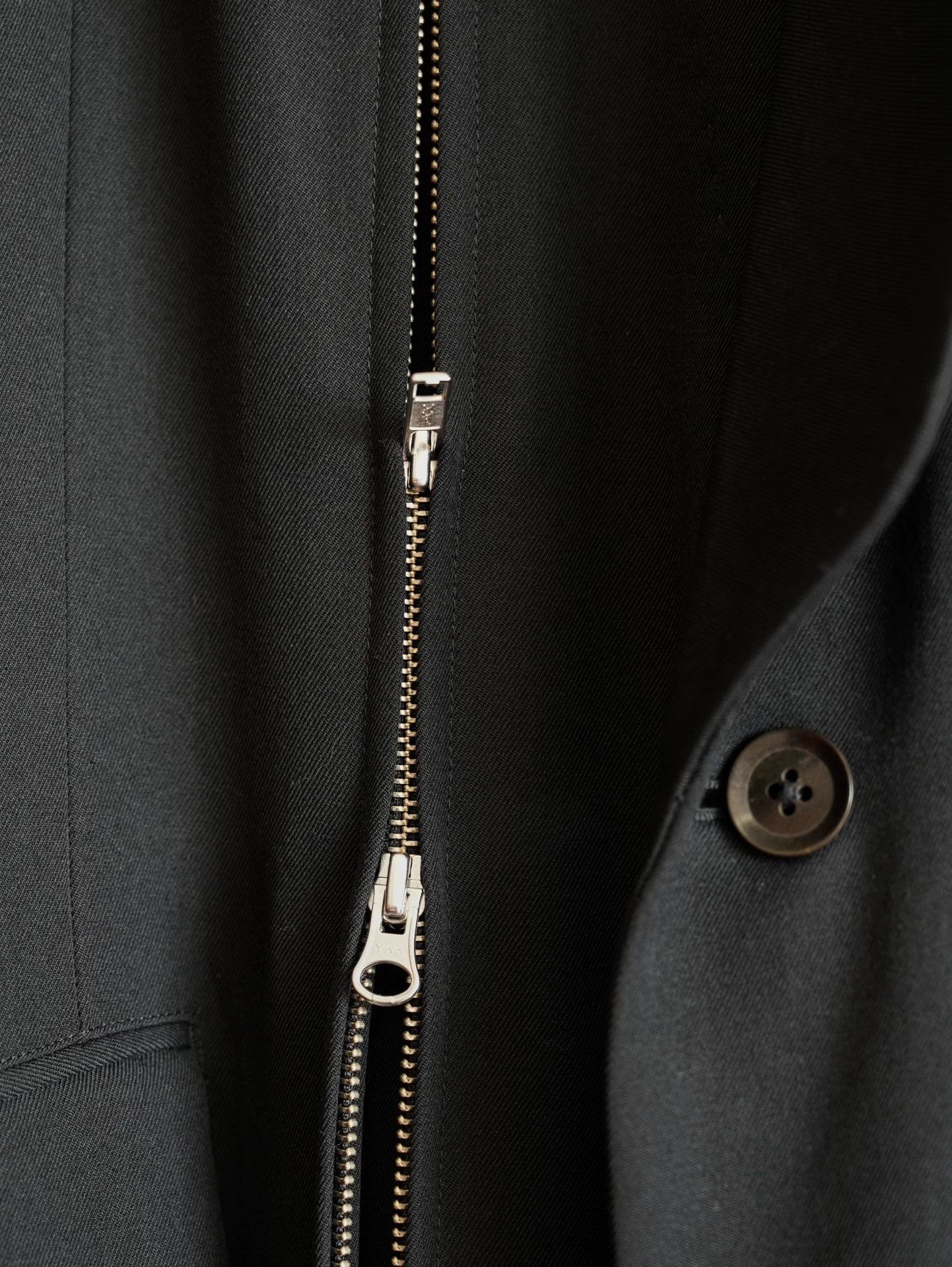 Yohji Yamamoto Yohji Yamamoto 04AW Shawl Collar Zipper Runway Coat Size US L / EU 52-54 / 3 - 6 Thumbnail
