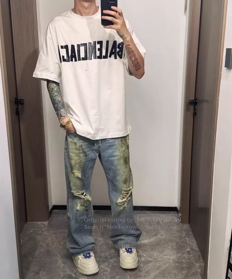 Balenciaga Balenciaga Letter Printed Worn Short Sleeve Round Neck T-S Size US S / EU 44-46 / 1 - 3 Thumbnail
