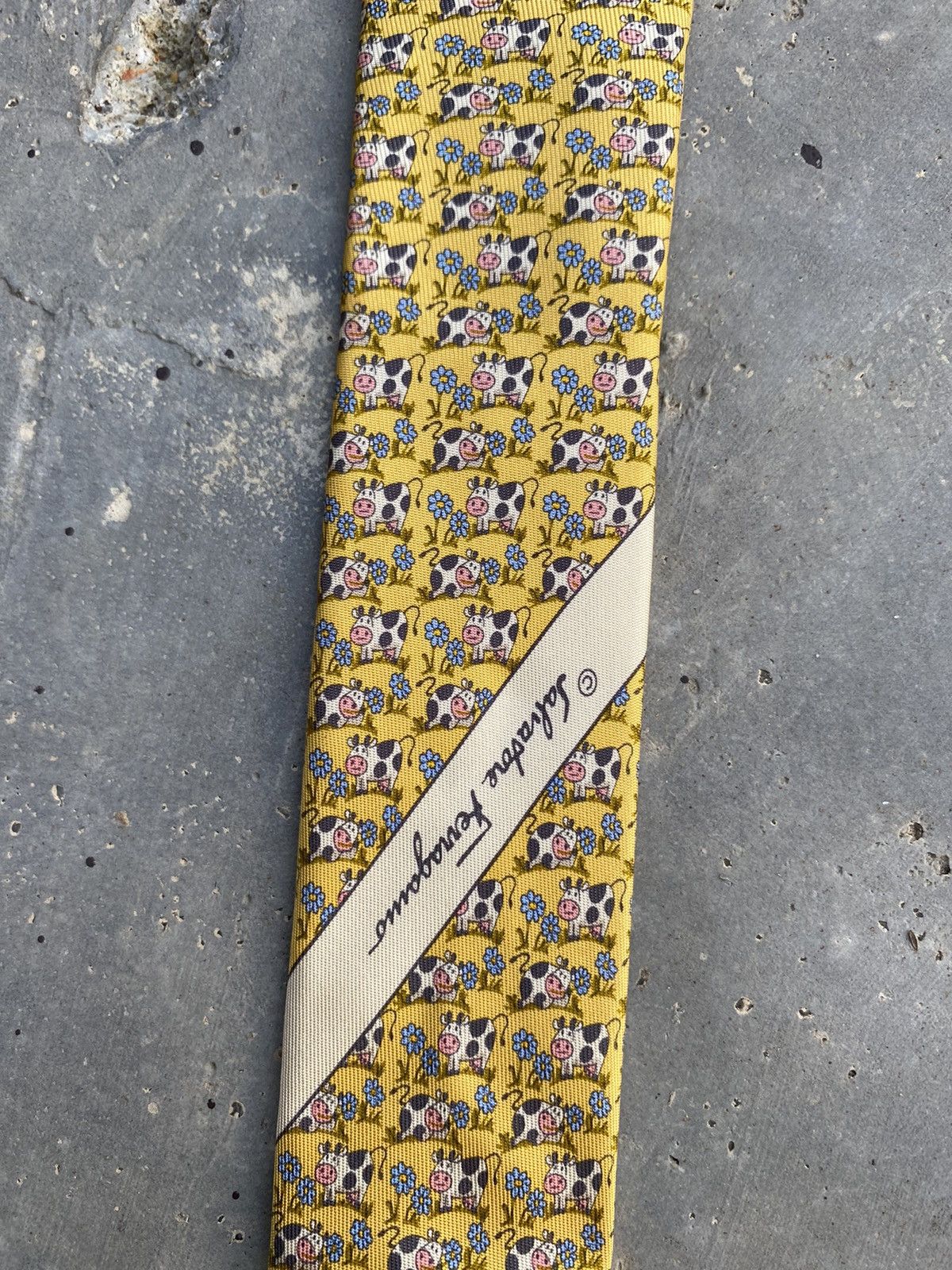 Designer × Other × Salvatore Ferragamo Super Rare! Salvatore Ferragamo Cow Tie Size ONE SIZE - 2 Thumbnail