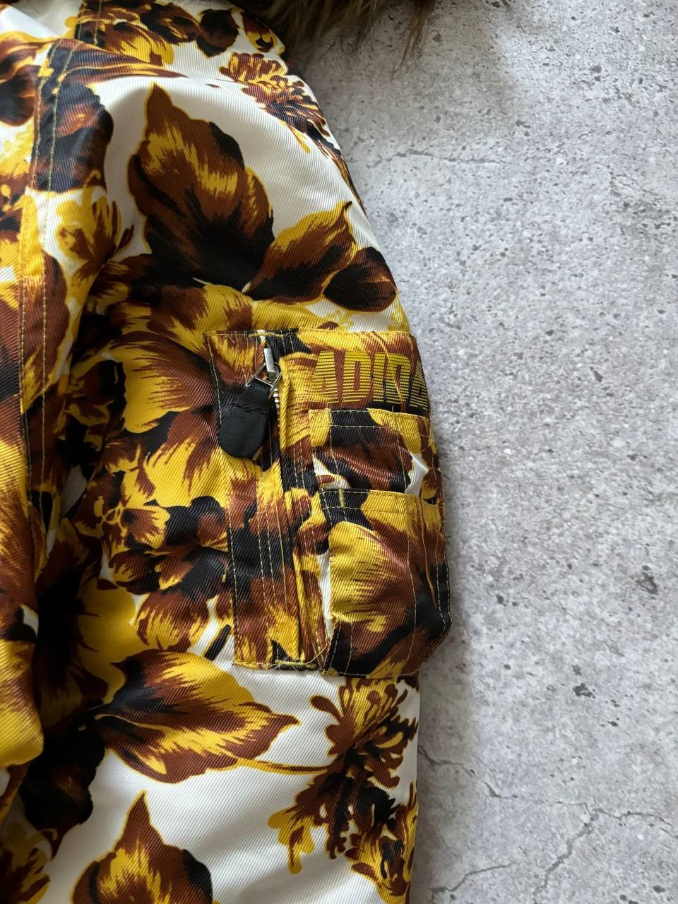 Adidas × Jeremy Scott Jeremy Scott Oversize Bomber Full Zip Fur Hood Size M / US 6-8 / IT 42-44 - 9 Thumbnail