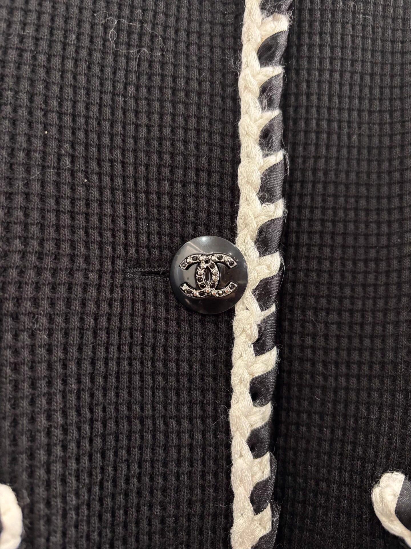 Chanel Chanel Resort Waffle Black Cardigan CC Crystal Buttons Size L / US 10 / IT 46 - 5 Thumbnail