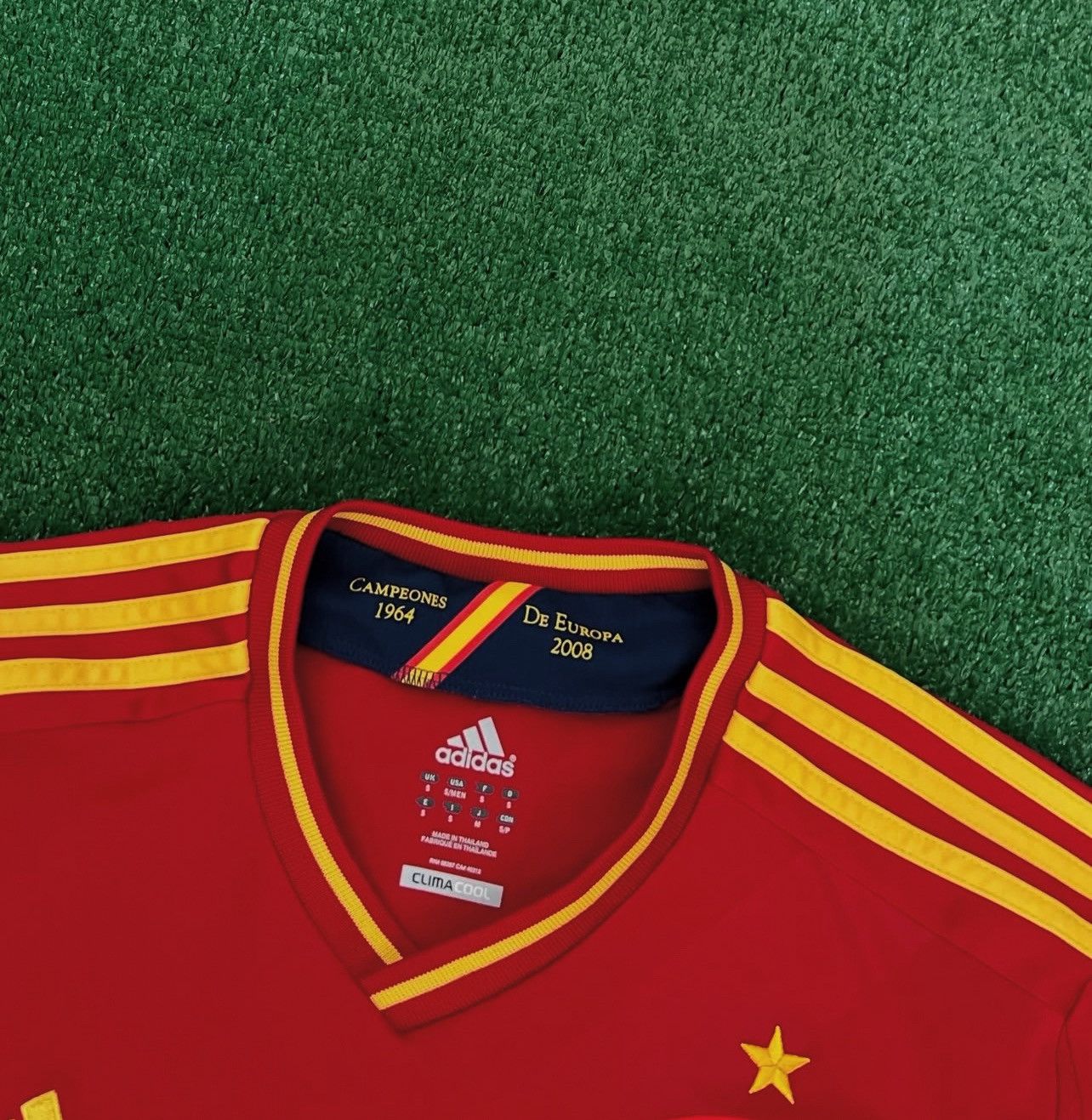 Adidas Spain Euro 2012 Home Kit Size US S / EU 44-46 / 1 - 4 Thumbnail