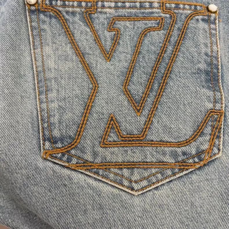 Louis Vuitton Louis Vuitton New pearl button stitched embroidered leathe Size US 29 - 8 Thumbnail