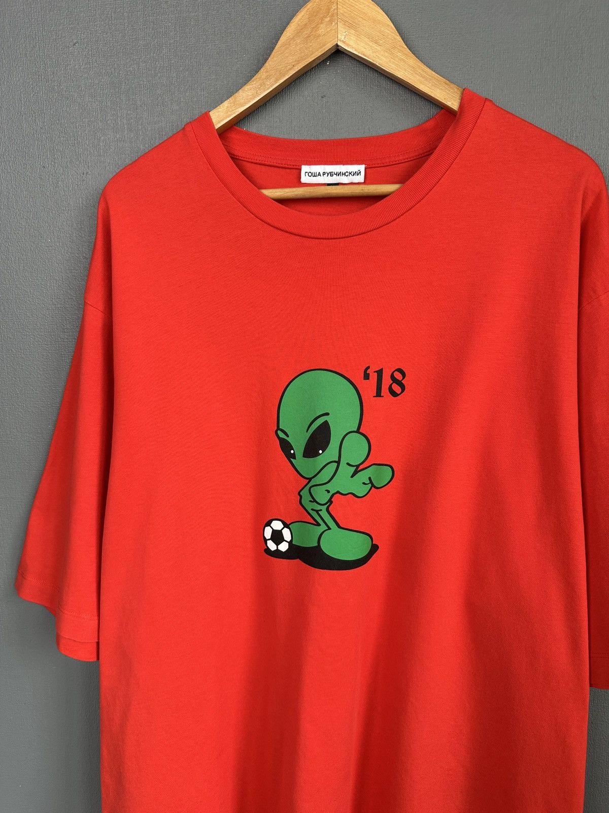 Gosha Rubchinskiy GOSHA RUBCHINSKIY Alien Tee Oversized T-Shirt Red Size US M / EU 48-50 / 2 - 3 Thumbnail