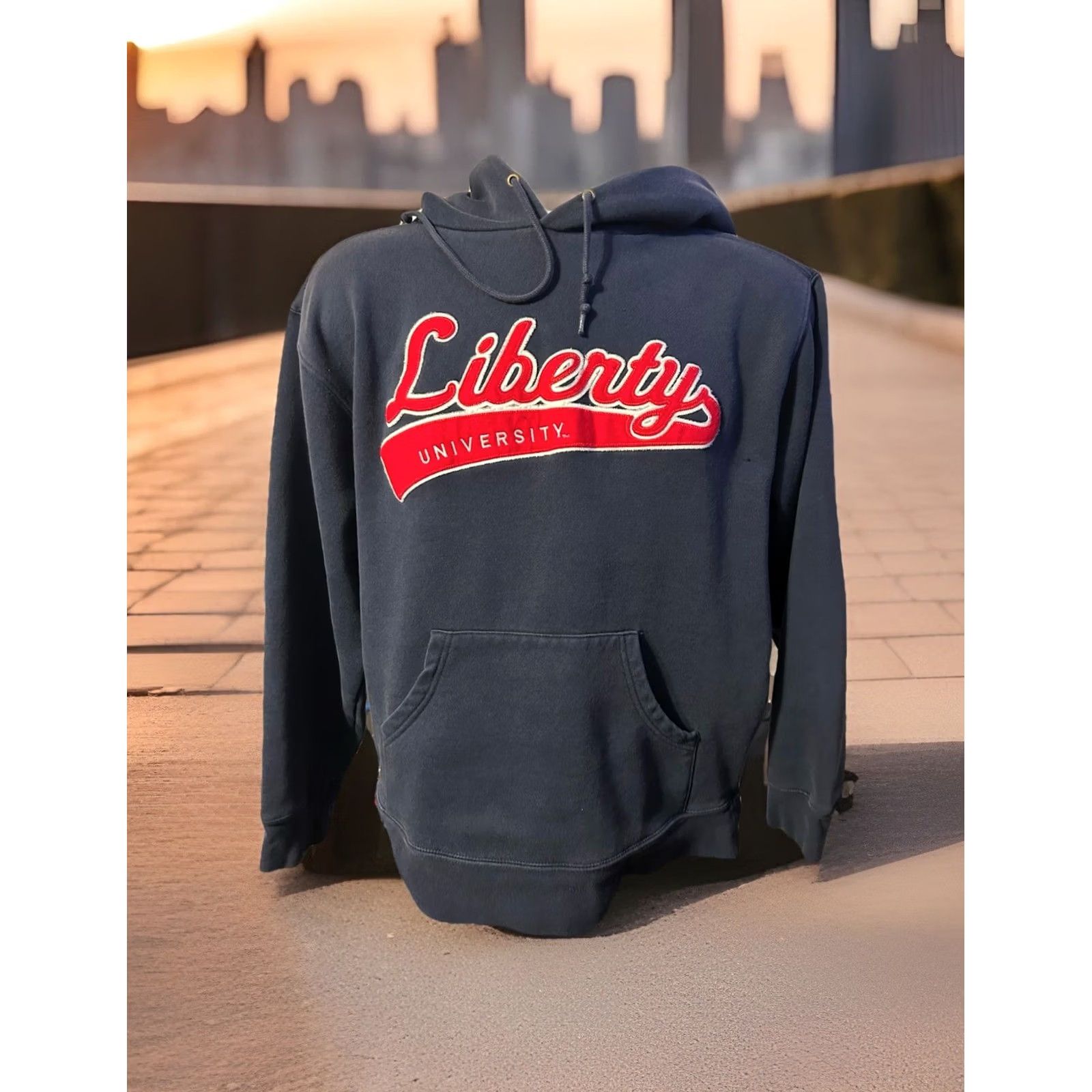 Jansport VTG Liberty University Hoodie Pullover Adult M Navy Blue Drawstring Logo 2000s University Jeans? Size US M / EU 48-50 / 2 - 3 Thumbnail