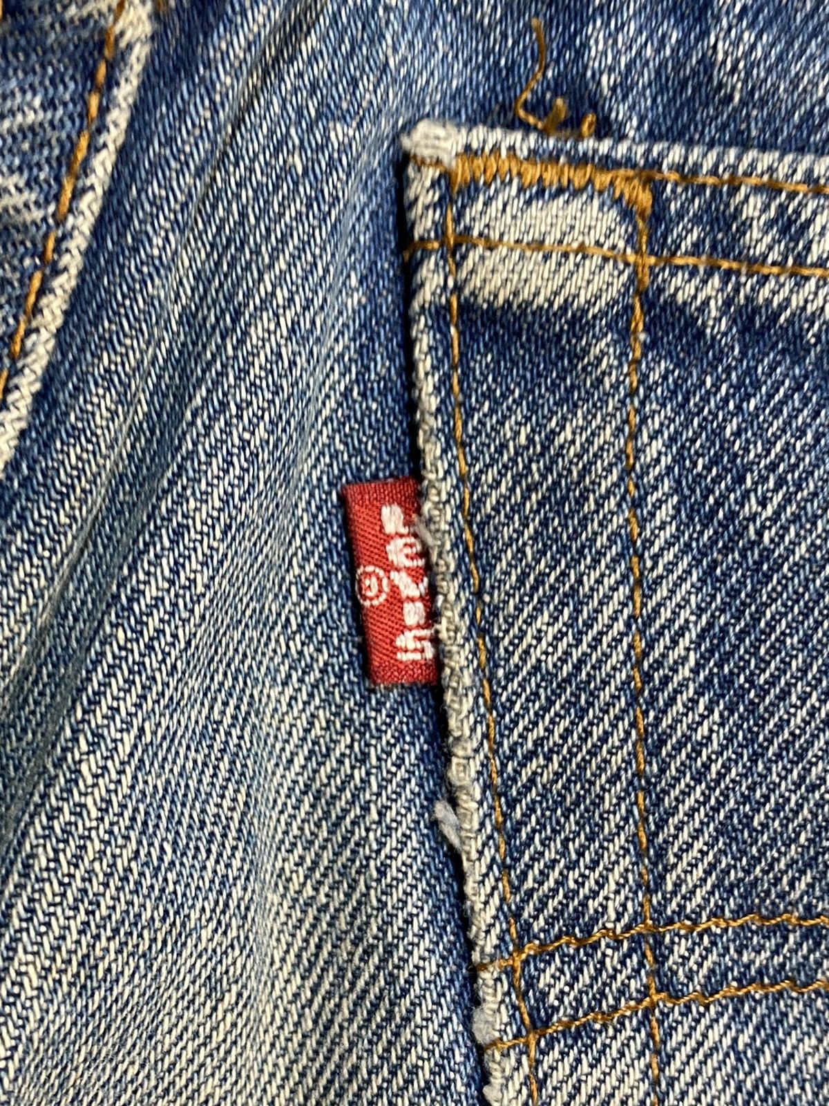 Levi's × Vintage 1980s Levis 501 Slim Fit Button Fly Distressed Blue Jeans Size US 32 / EU 48 - 18 Thumbnail
