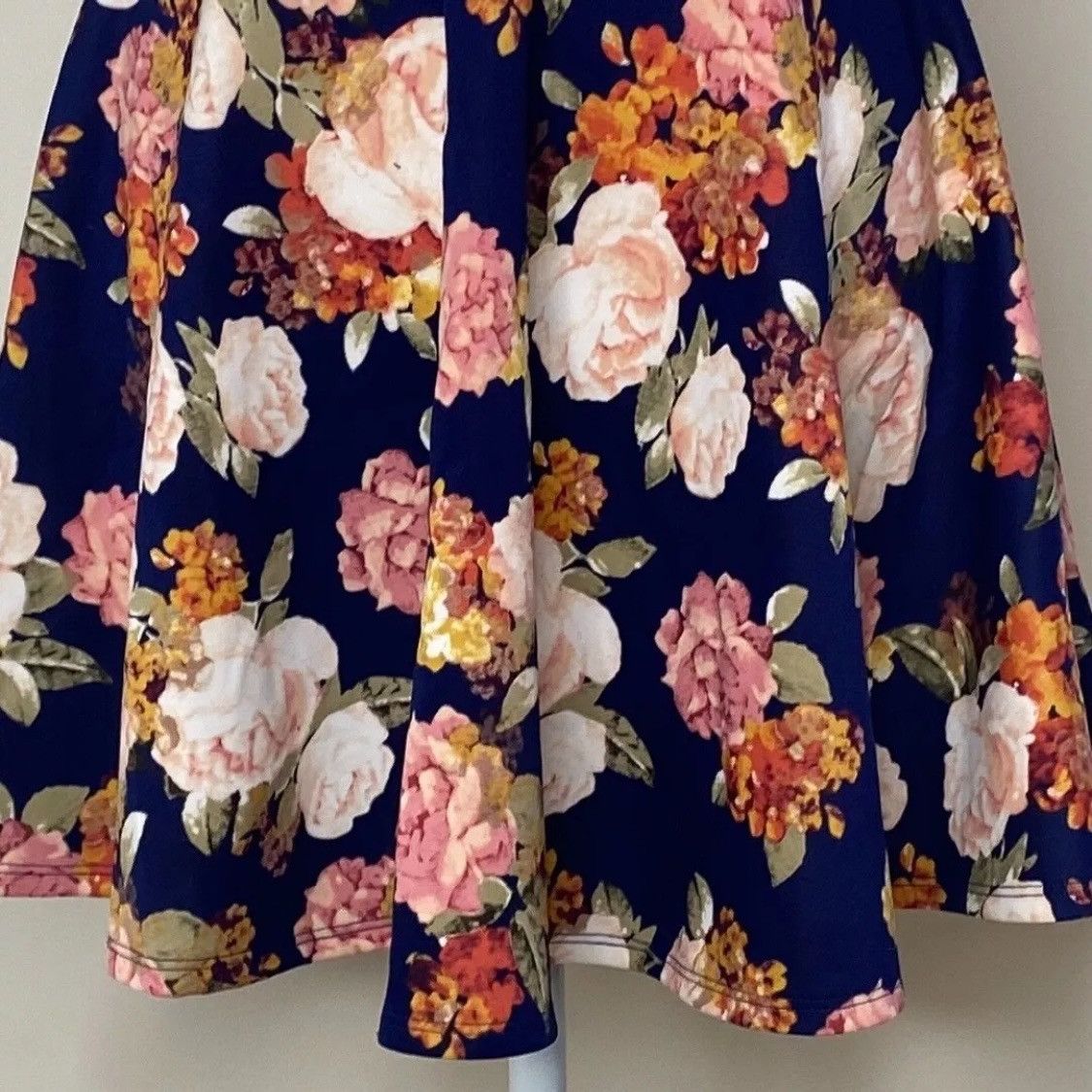 Forever 21 Forever 21 Classic Navy Floral Print Sleeveless Dress Size L / US 10 / IT 46 - 5 Thumbnail