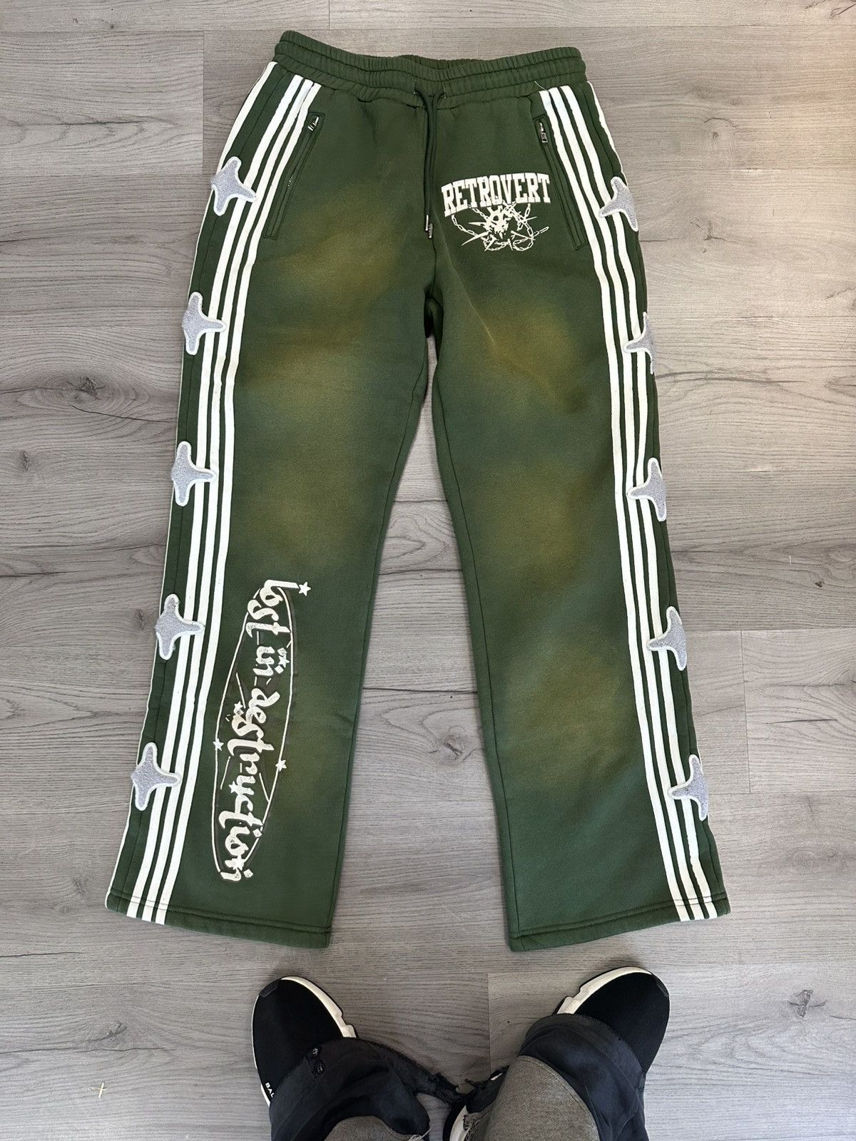 RETROVERT Retrovert Studded Destruction Sweatpants Green Size US 36 / EU 52 - 1 Thumbnail