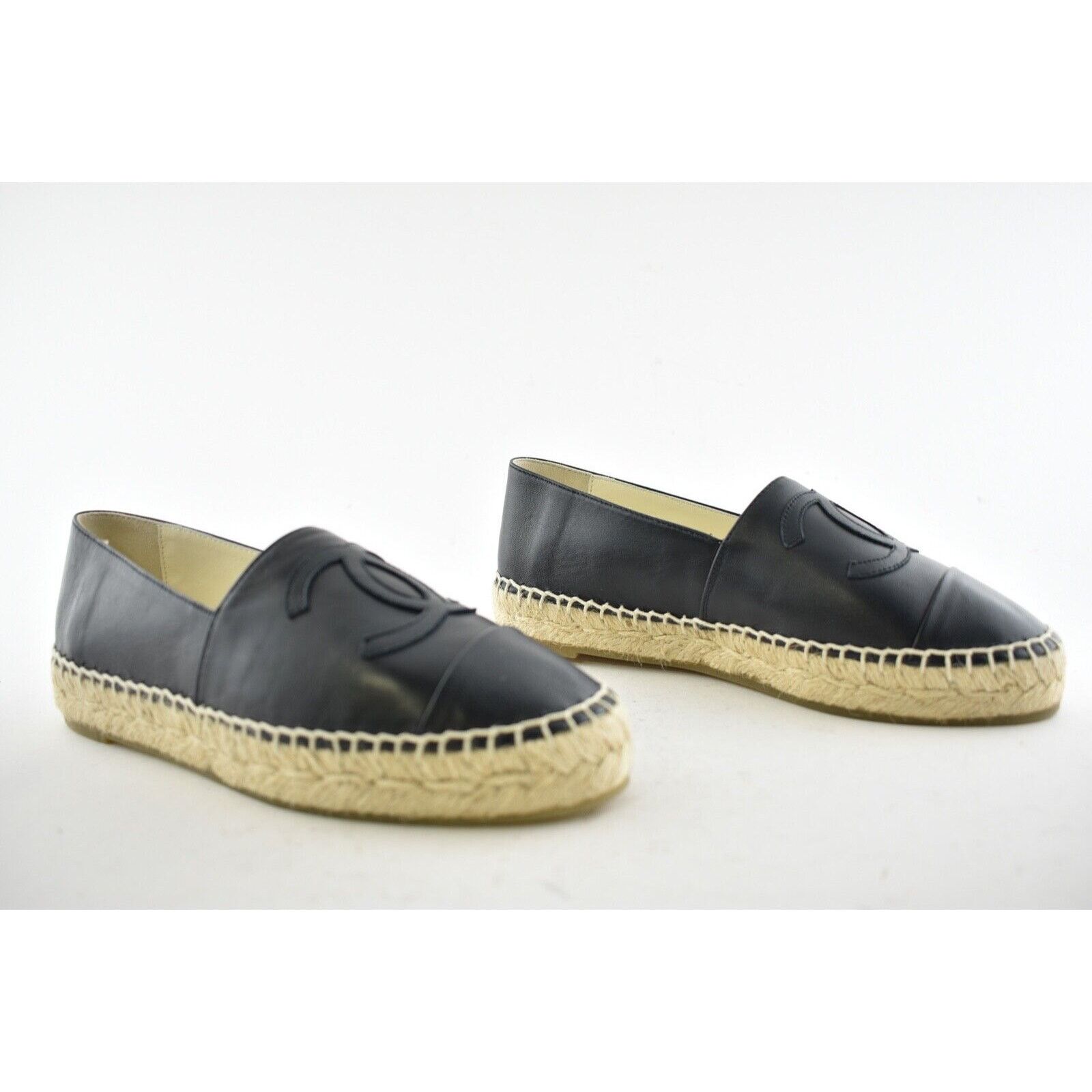 Chanel 18A Lambskin Leather CC Logo Espadrille Ballet Flat 35 Size US 5 / IT 35 - 2 Thumbnail