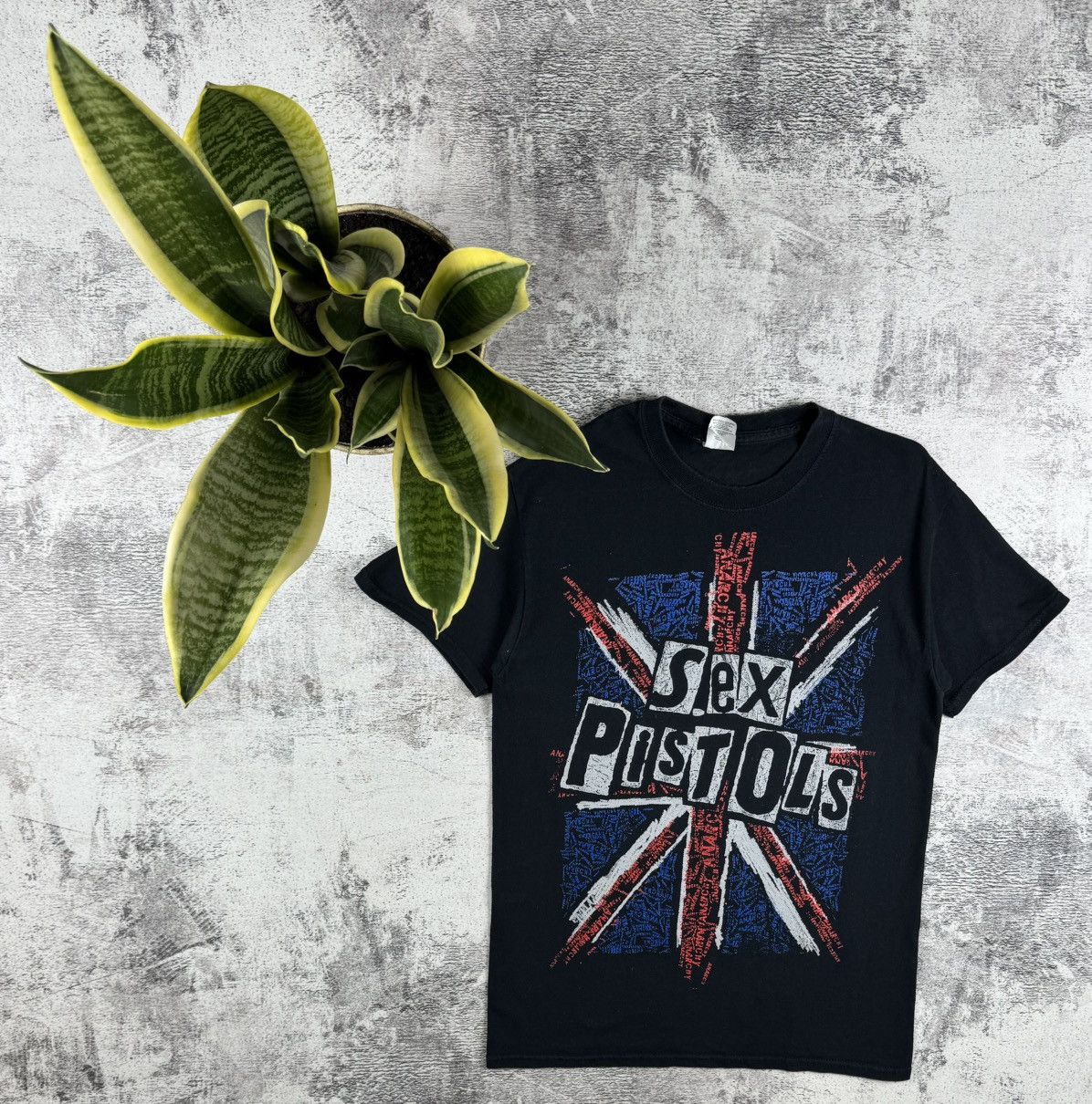 Band Tees SEX PISTOLS Gildan Rock Faded Merch Devil Jersey T Shirt Tee Size US S / EU 44-46 / 1 - 1 Thumbnail