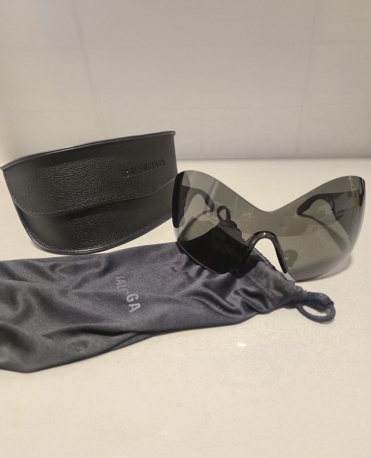 BALENCIAGA バタフライアイ Mask Butterfly sunglasses in black - Balenciaga | Mytheresa