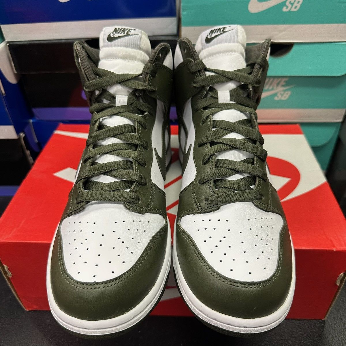 Nike Size 10.5 - Nike Dunk Hi Retro Cargo Khaki 846813-300 Size US 10.5 / EU 43-44 - 4 Thumbnail