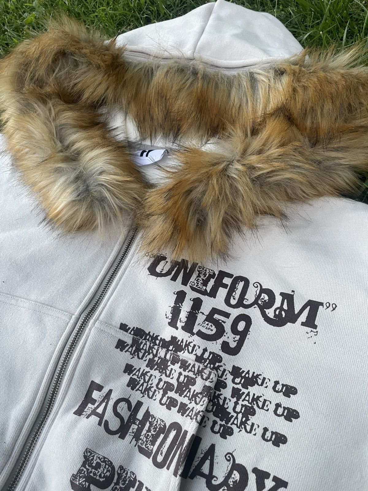 Other Fashionary Pieces Cream Fur “Awaken” Zip Up Size US M / EU 48-50 / 2 - 1 Thumbnail