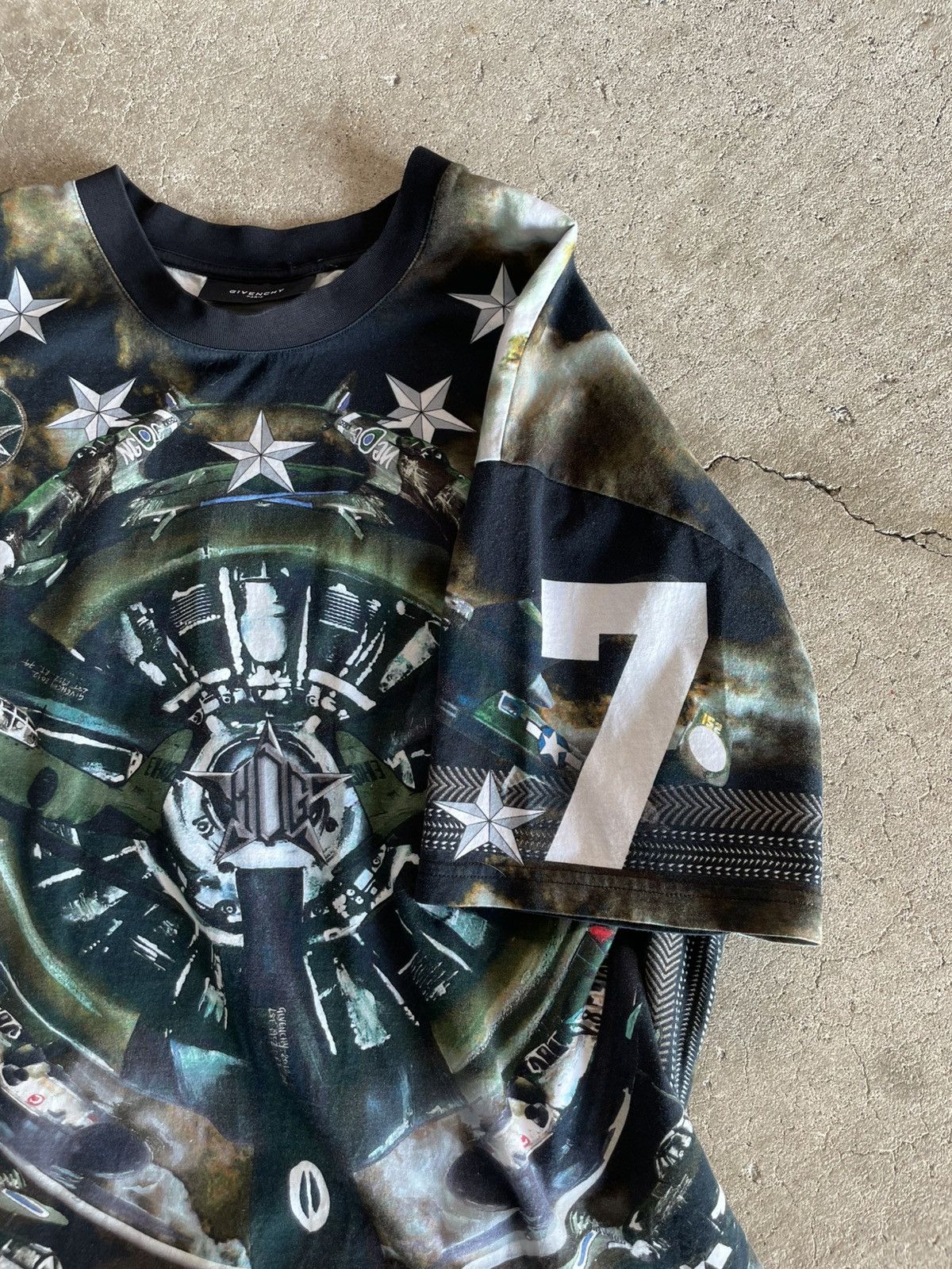 Givenchy Givenchy Air Plane T-shirt Size US XL / EU 56 / 4 - 5 Thumbnail