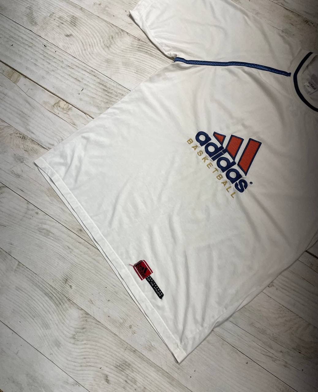 Adidas Vintage Adidas Basketball T-Shirt NBA Big Logo Y2K USA Size US XL / EU 56 / 4 - 2 Thumbnail