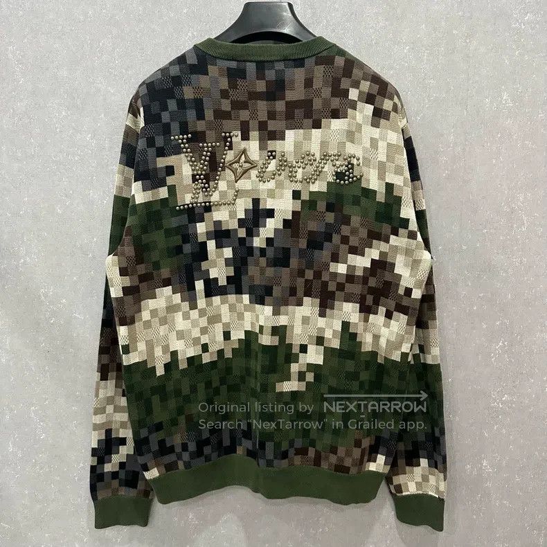 Louis Vuitton Louis Vuitton Faye Tung checkerboard studded letter sweate Size US XL / EU 56 / 4 - 2 Thumbnail