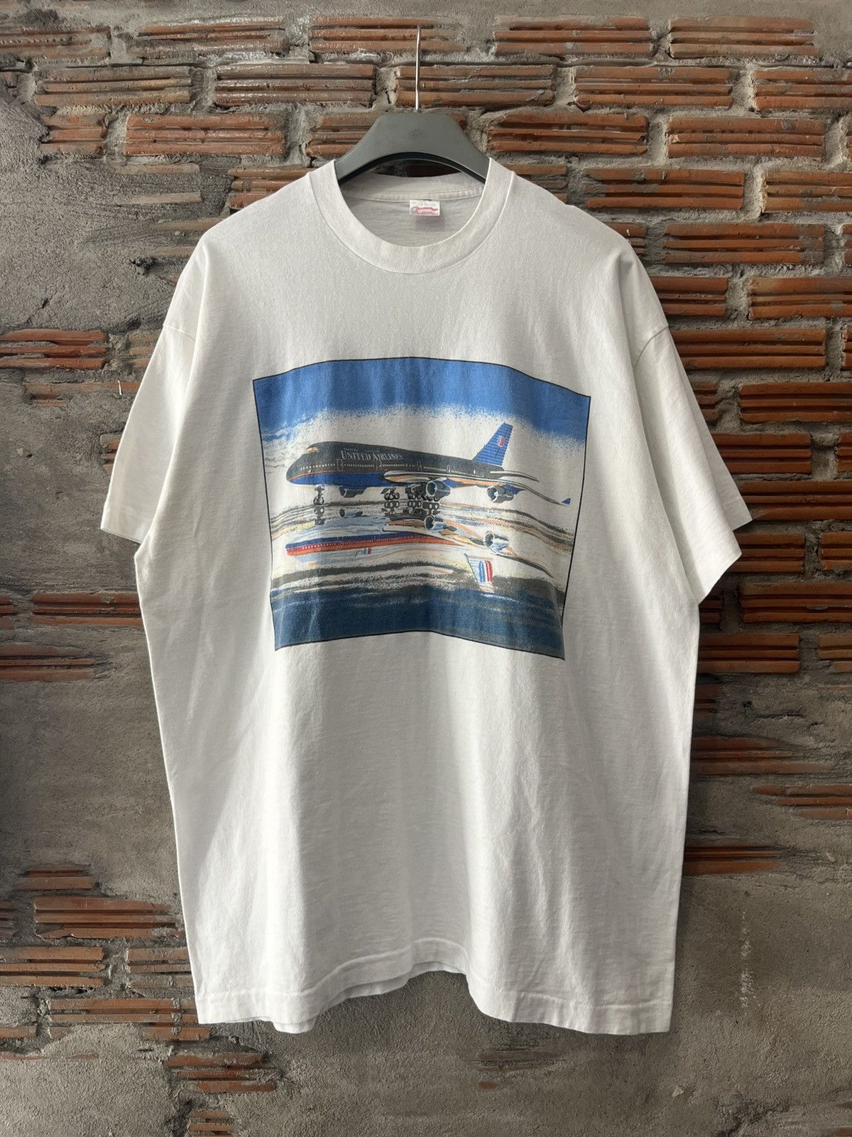 Vintage Vintage UNITED AIRLINES Flight Artwork 90’s Tshirt Size US XXL / EU 58 / 5 - 2 Thumbnail