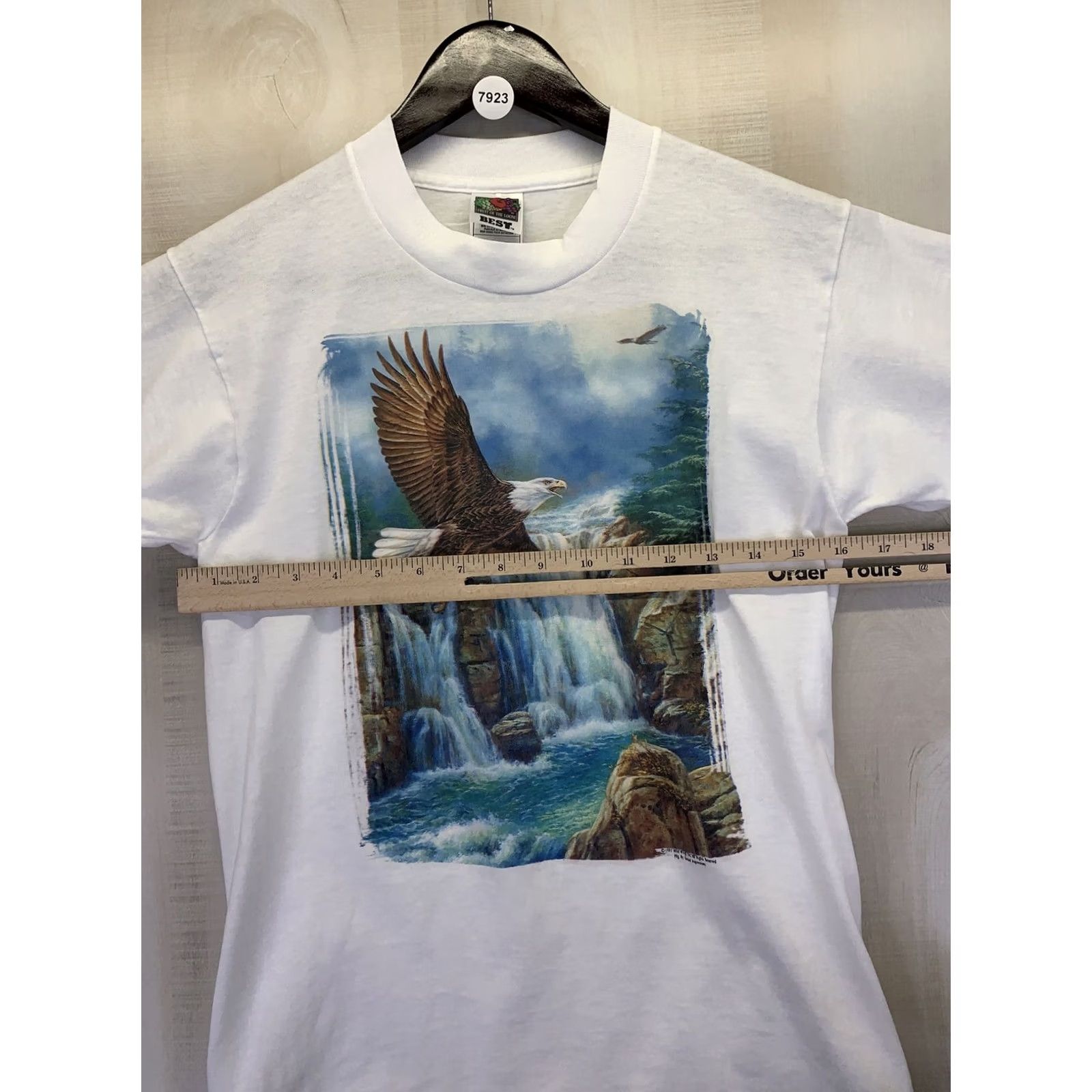 Fruit Of The Loom Vintage 1997 Wild Wings Bald Eagle Graphic Print Shirt Mens Small White Cotton Blend Graphic Tee Sportswear/Beach Mens Boys Size Small Size US S / EU 44-46 / 1 - 5 Thumbnail