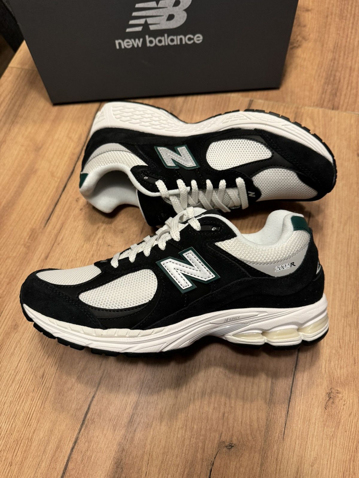 New Balance New Balance 2002R “Black Marsh Green” (M2002RRA) 42 EU Size US 8.5 / EU 41-42 - 4 Thumbnail