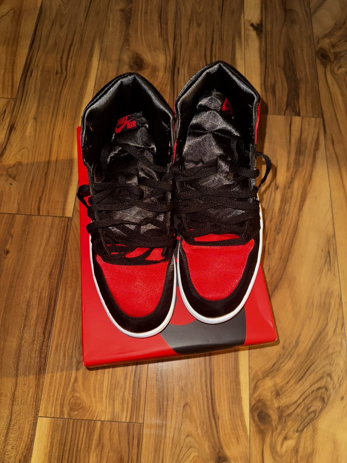 Jordan Brand WMNS Air Jordan Retro Hi OG Satin Bred Size US 10.5 / EU 43-44 - 3 Thumbnail