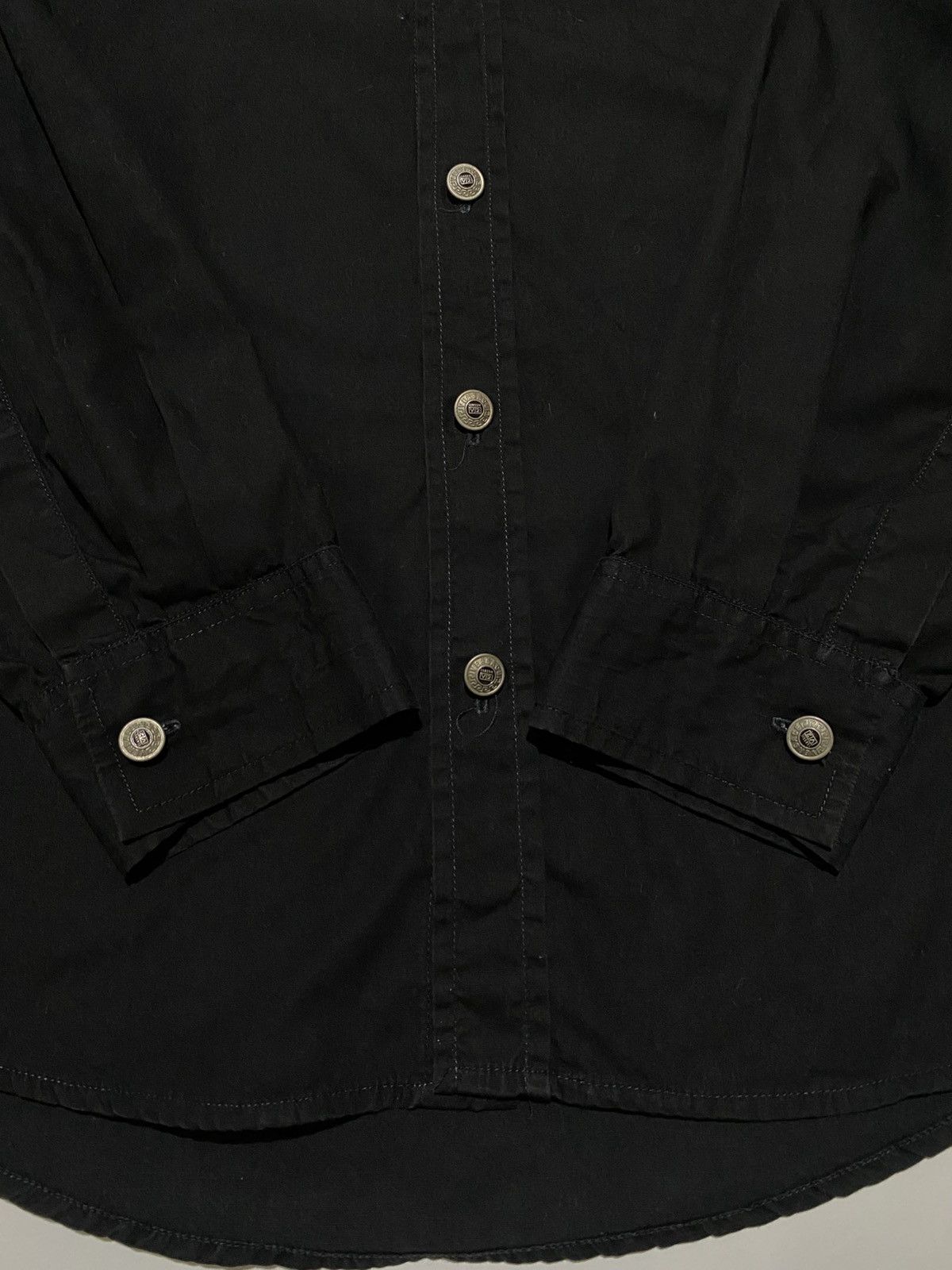 Designer × Versace × Vintage VINTAGE VERSACE CLASSIC V2 BLACK ON BLACK FORMAL SHIRT Size US XL / EU 56 / 4 - 4 Thumbnail