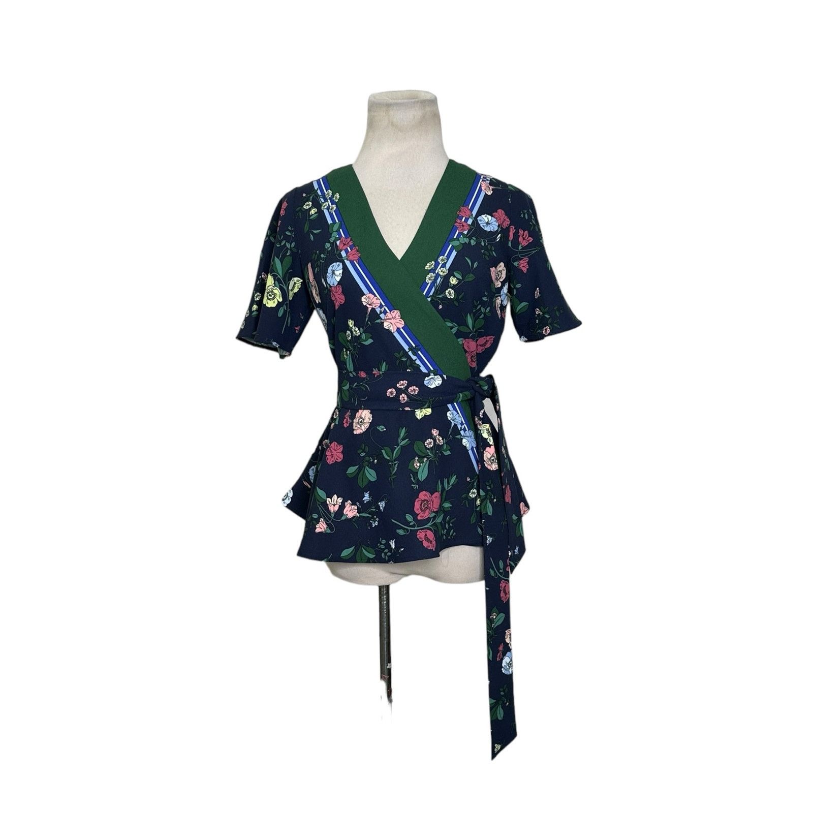 Ann Taylor Ann Taylor floral short sleeves wrap blouse size XXSP Size XXS / US 00 / IT 34 - 1 Thumbnail