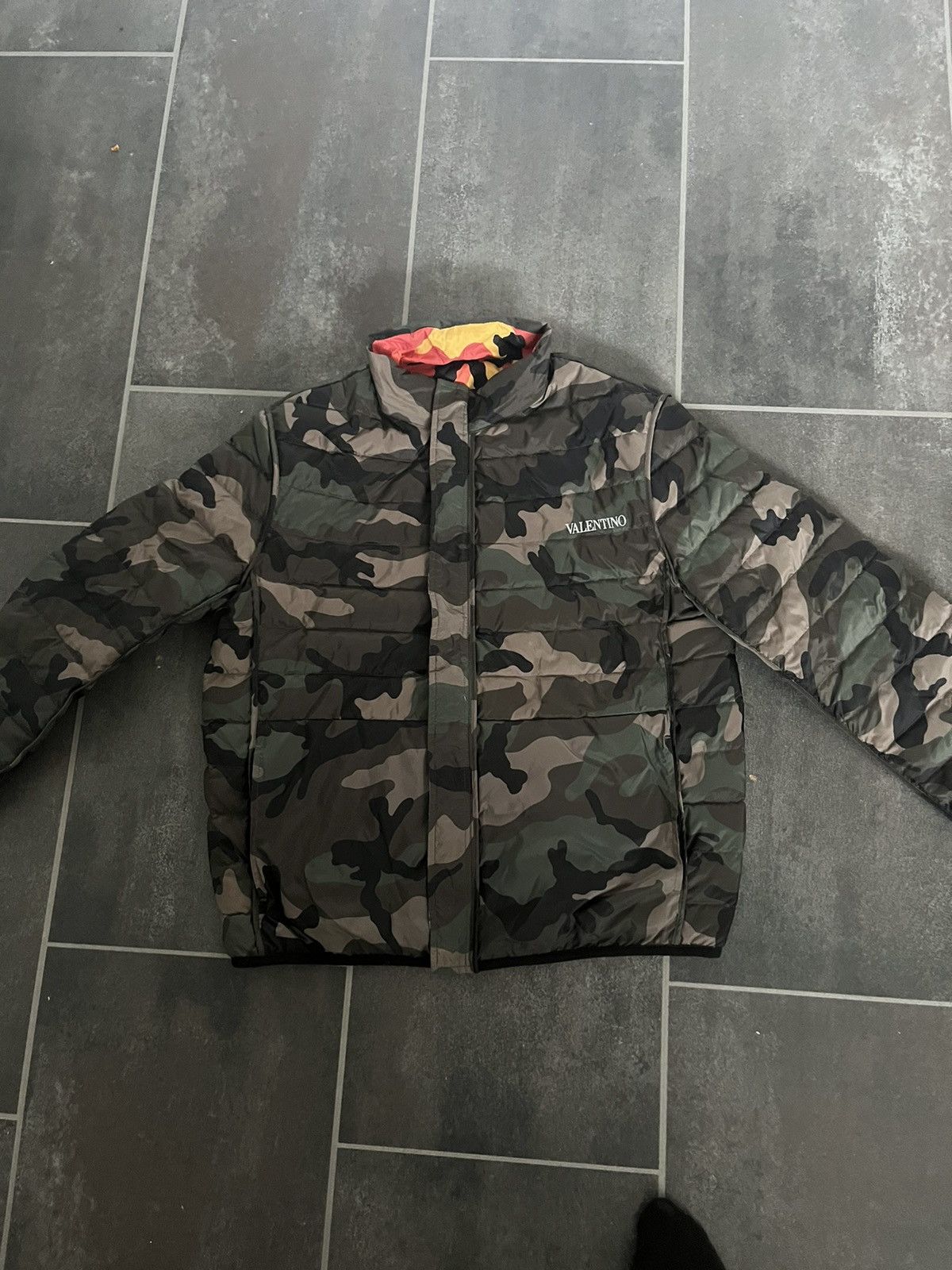 Valentino VALENTINO GARAVANI Camoushuffle reversible puffer jacket Size US M / EU 48-50 / 2 - 4 Thumbnail