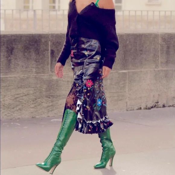 Miu Miu Patent Leather Knee High Boots I Size US 5 / IT 35 - 8 Thumbnail