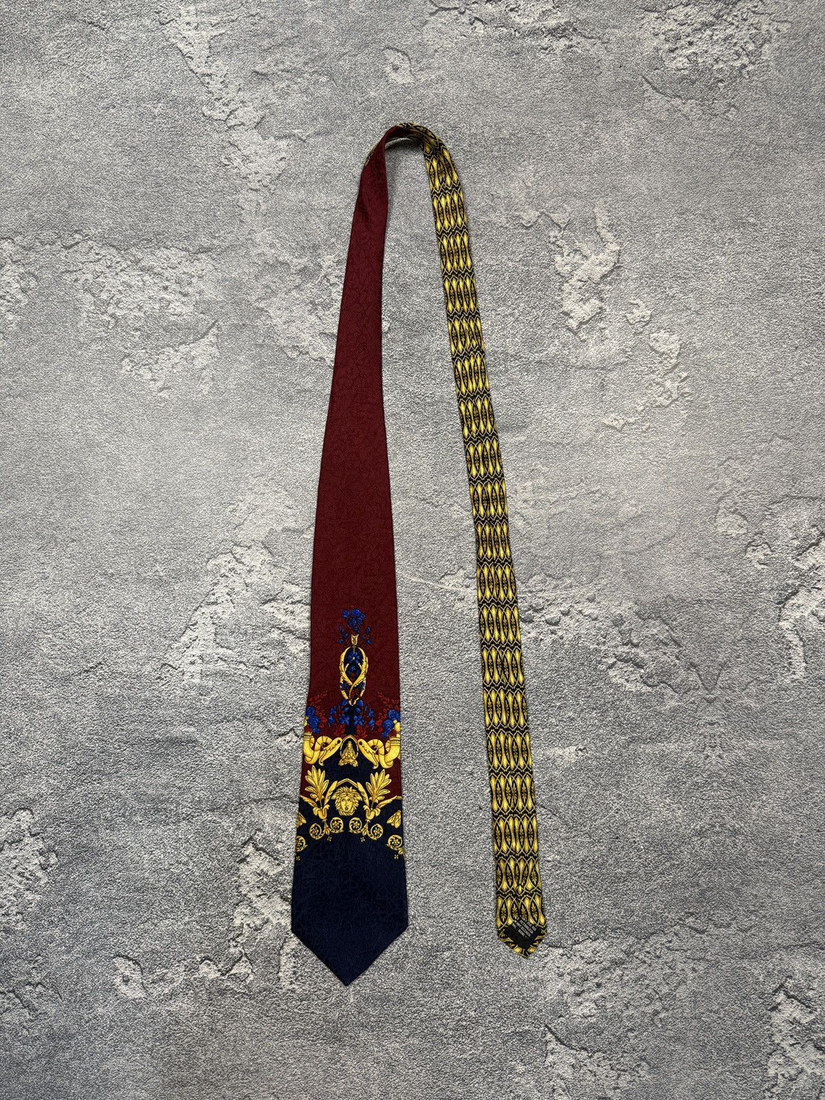 Versace GIANNI VERSACE TIE FULL LOGO 100% SILK VINTAGE Size ONE SIZE - 1 Thumbnail