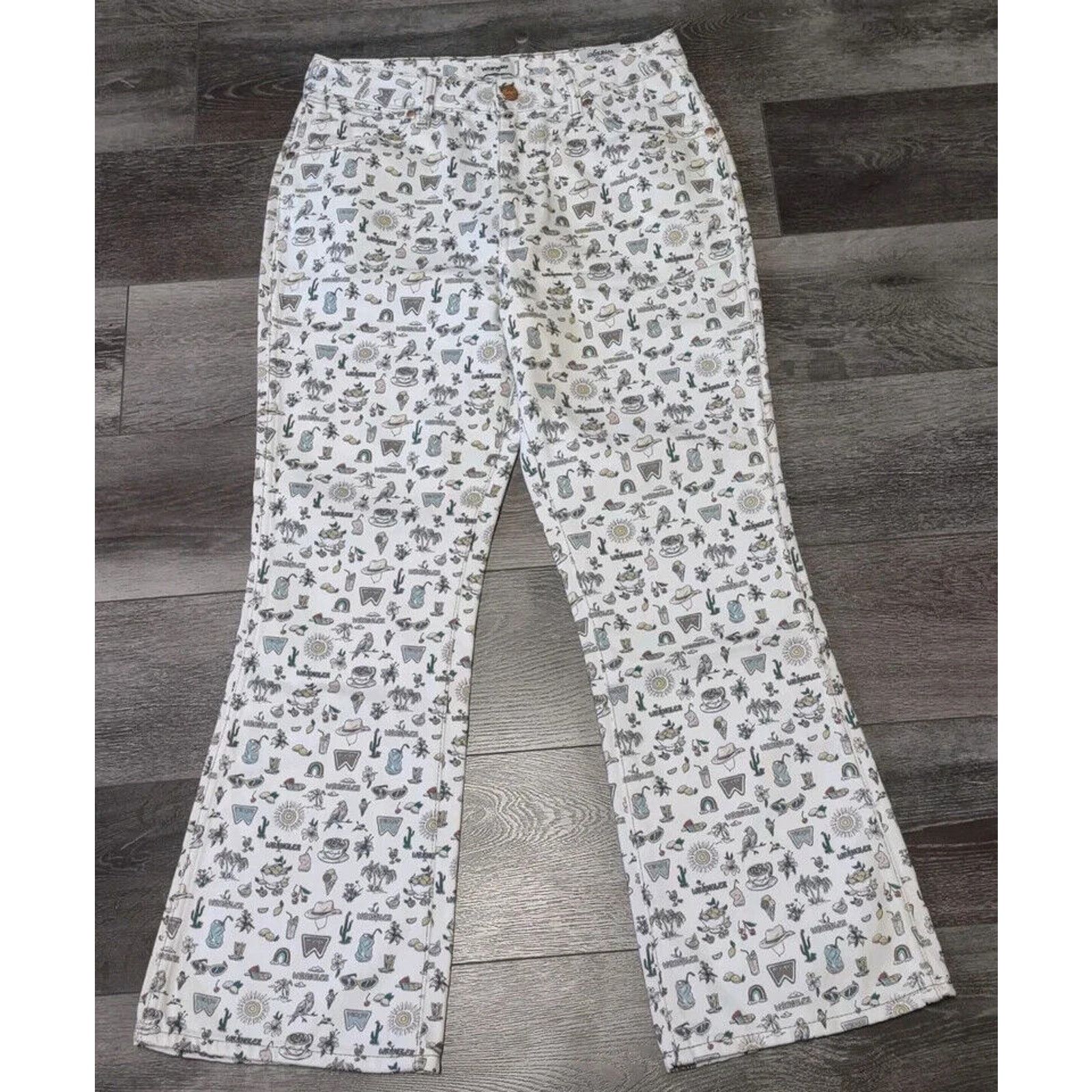 Wrangler WRANGLER LIFE'S LEMONS HI RISE KICK FLARE WHITE DENIM JEANS Size 28" / US 6 / IT 42 - 3 Thumbnail