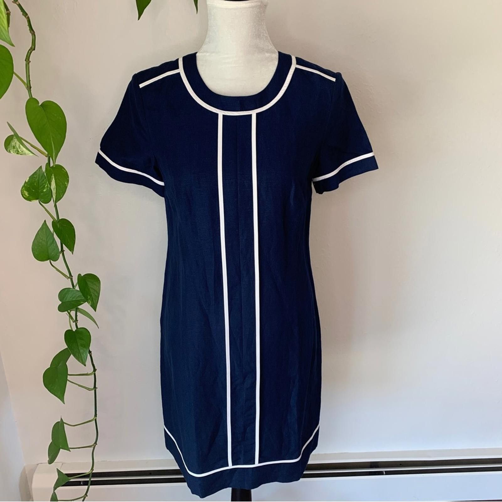 banana republic navy blue dress Shop Banana Republic Clothing and Dresses at SilkRoll. Trade with us! main image 1