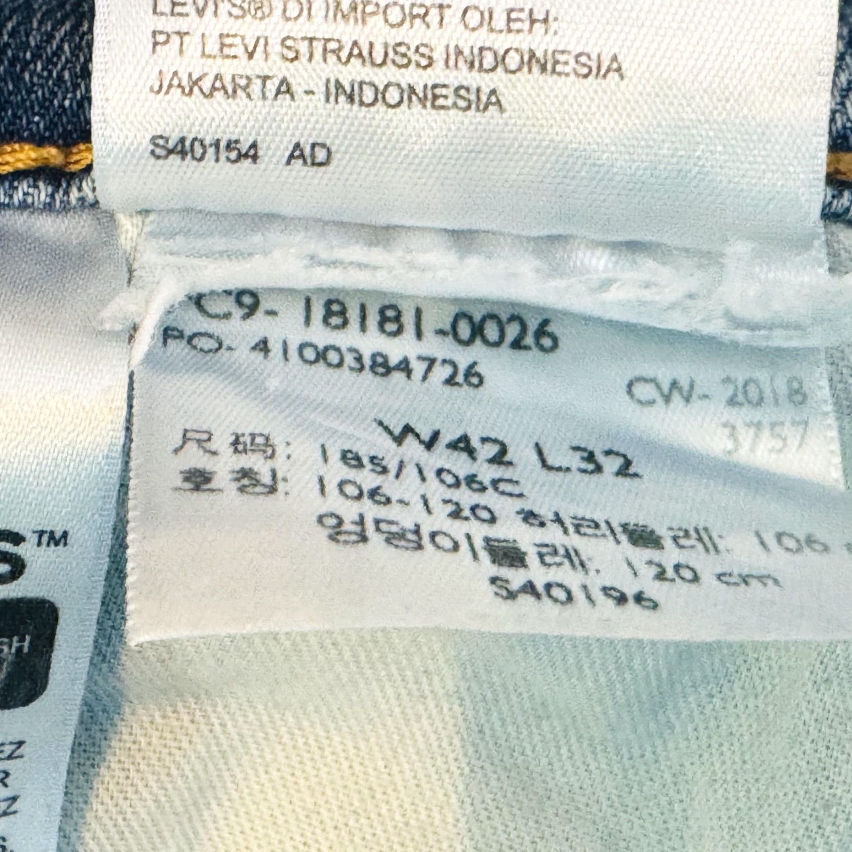 Levi's Levis 541 Jeans Mens 42x31 Blue Light Wash Athletic Taper Denim Size US 42 / EU 58 - 6 Thumbnail