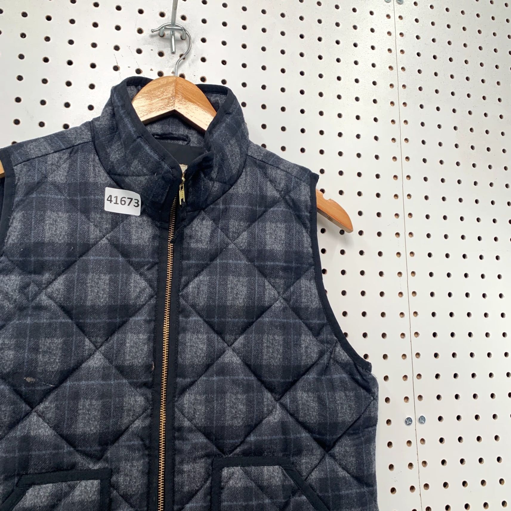 J.Crew JCrew Down Quilted Vest Women Small Gray Plaid Sleeveless Puffer 19x24.5 Size S / US 4 / IT 40 - 7 Thumbnail