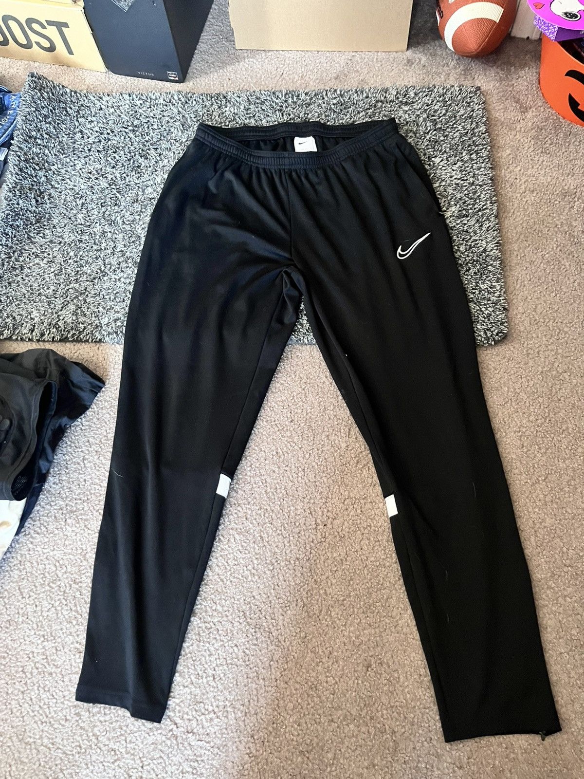 Nike Nike sweatpant Size US 32 / EU 48 - 1 Thumbnail