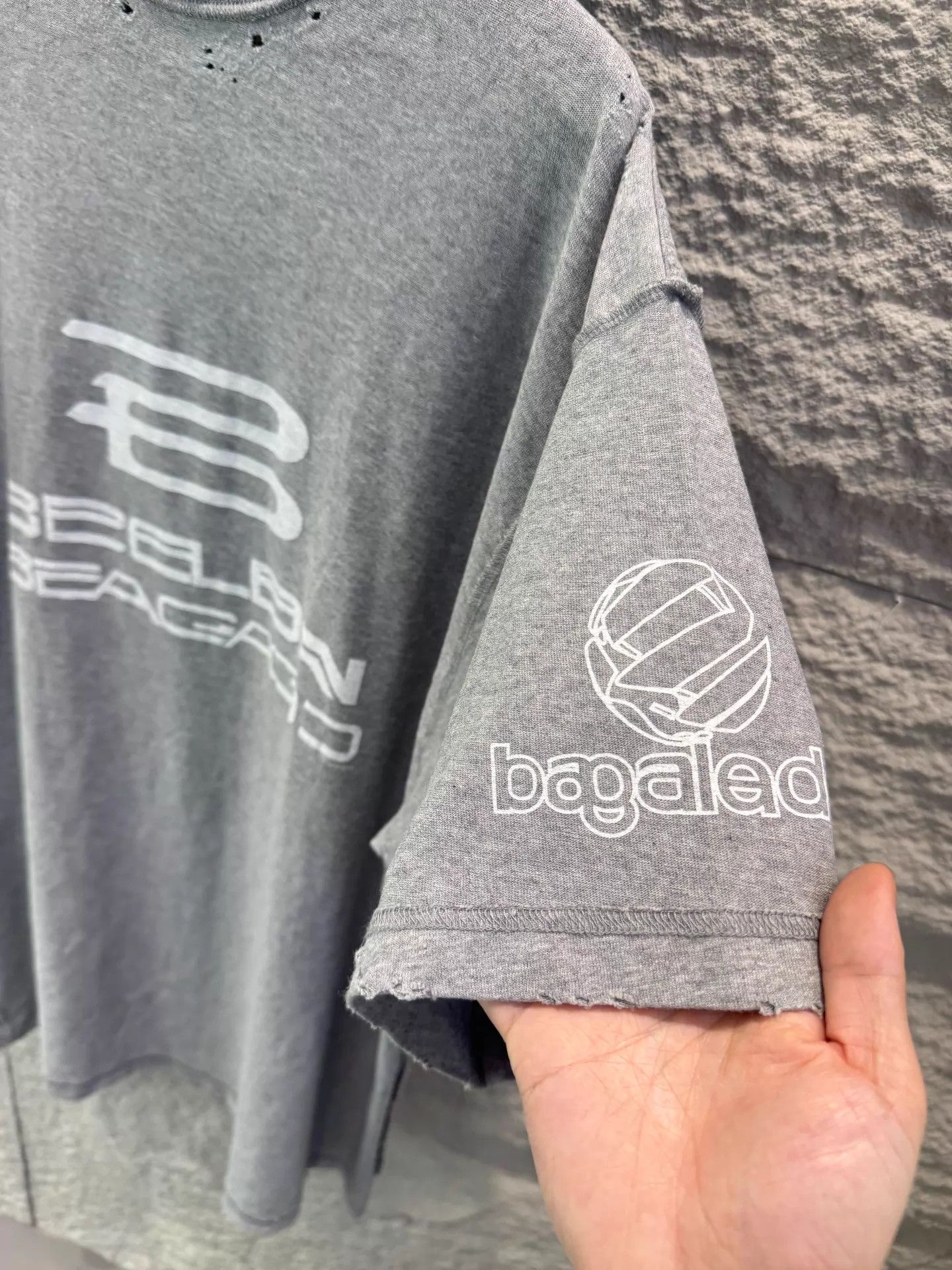 Balenciaga Balenciaga SS24 Logo Oversized Gray Crewneck Tee Size US S / EU 44-46 / 1 - 2 Thumbnail