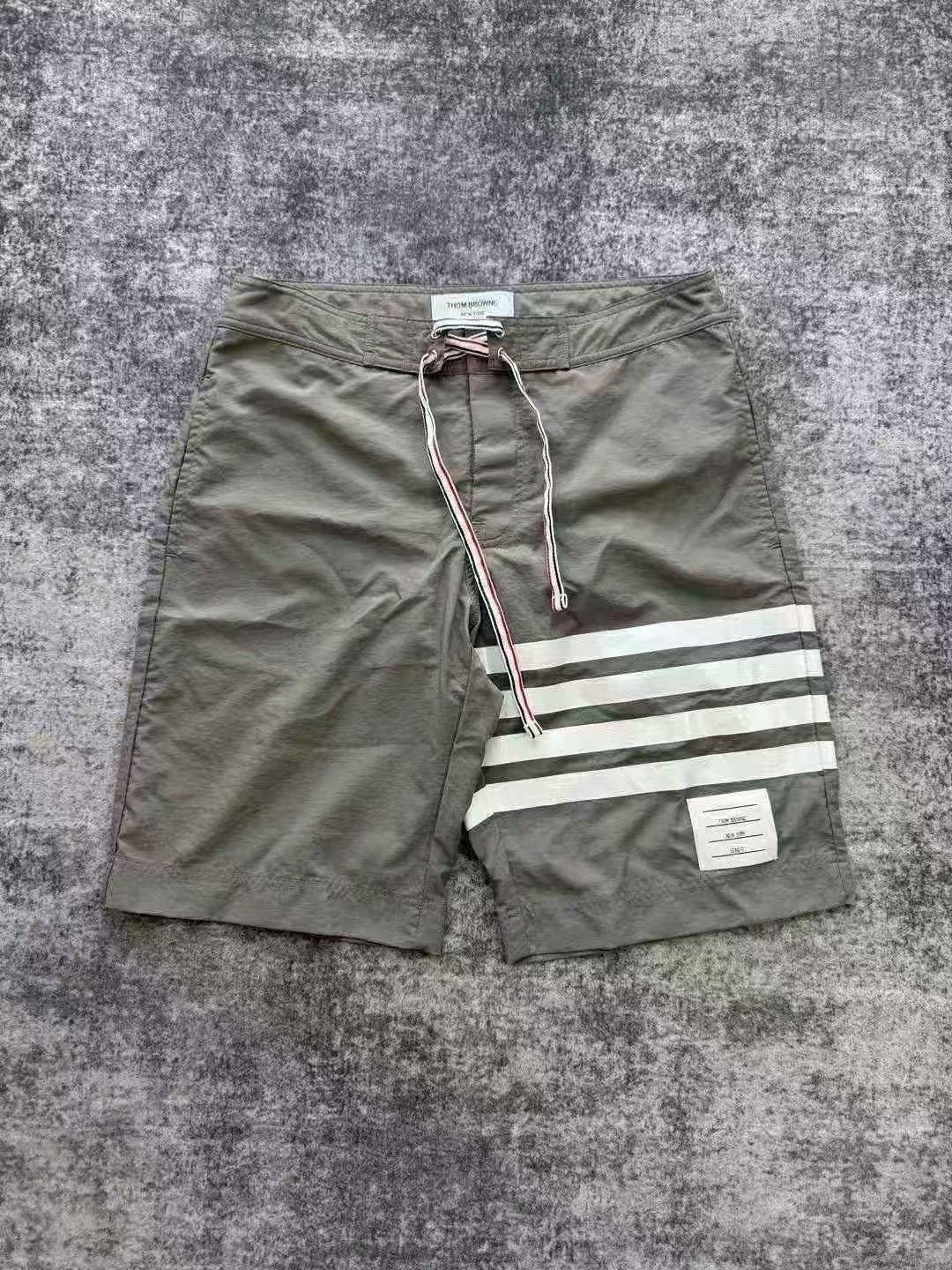 Thom Browne Thom Browne Brown Shorts 30 Men Size US 30 / EU 46 - 1 Thumbnail