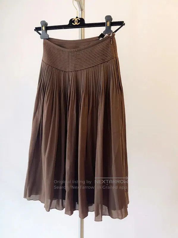 Lanvin Lanvin Brown Pleated Short Skirt for Women . Size 23" - 1 Thumbnail