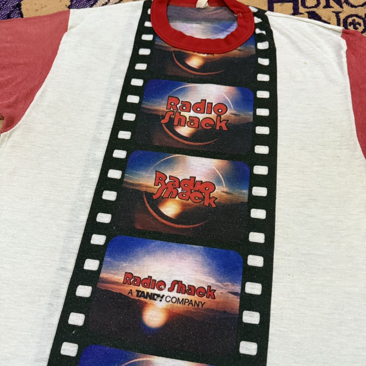 Vintage Vintage 80s RADIO SHACK T-Shirt Size US S / EU 44-46 / 1 - 4 Thumbnail