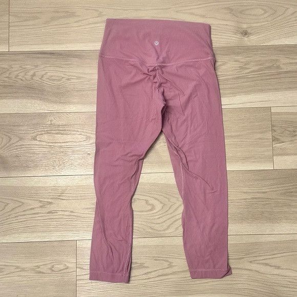 Lululemon Lululemon Women’s Align Ribbed High-Rise Crop Leggings Size 30" / US 8 / IT 44 - 1 Preview
