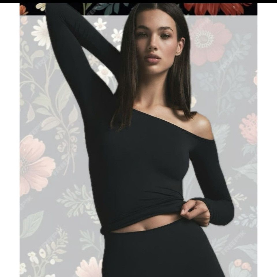 SKIMS Skims Soft Smoothing Seamless off the shoulder top L NWT Size L / US 10 / IT 46 - 1 Thumbnail
