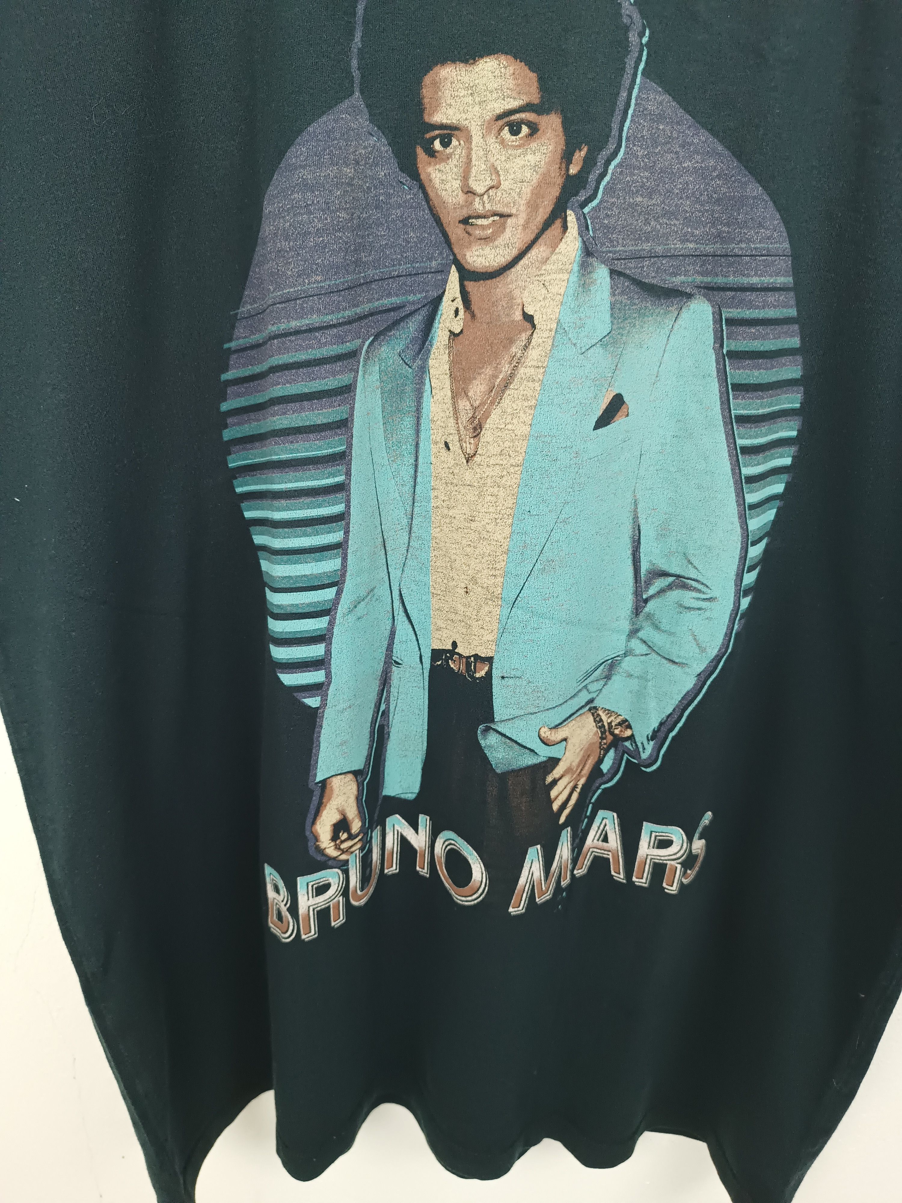 Rap Tees VINTAGE 2014 BRUNO MARS MOONSHINE JUNGLE drake beyonce Size US XL / EU 56 / 4 - 11 Thumbnail