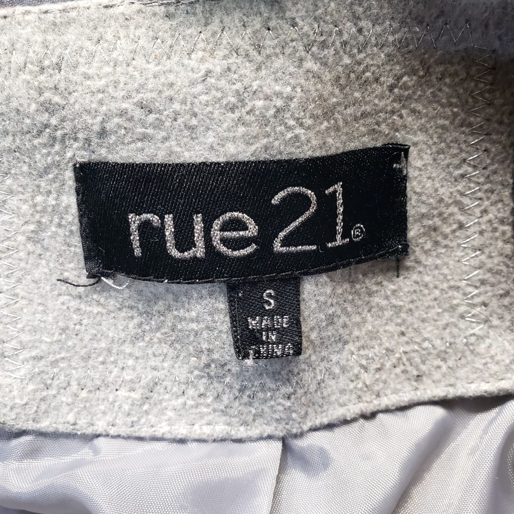 Vintage VINTAGE rue21 Pea Coat Jacket Gray Solid Winter Detachable Fuzzy Hood Adult Women Small 90s Designer Womens Size S / US 4 / IT 40 - 2 Thumbnail