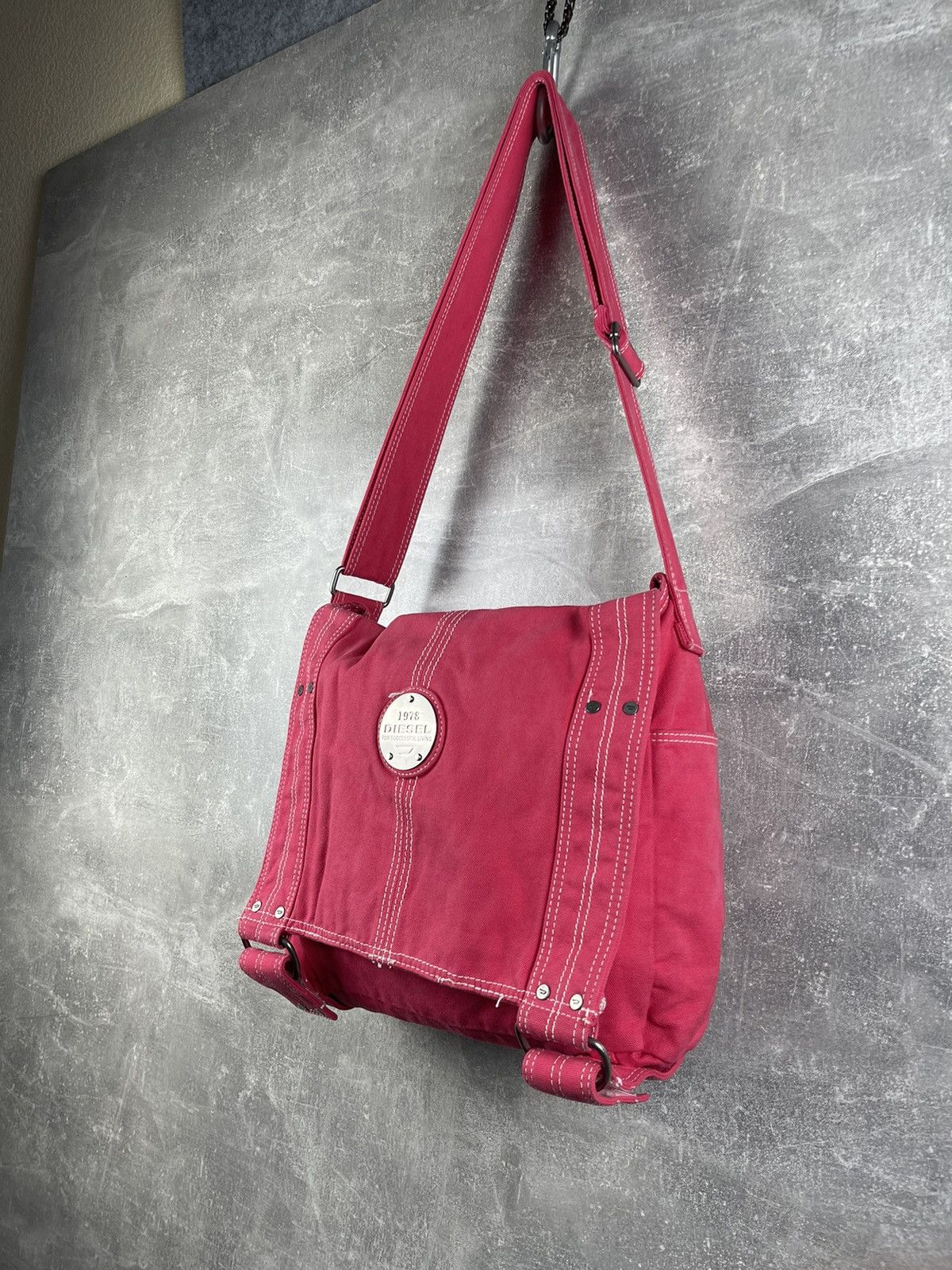 Diesel Diesel 1978 Red Durable Canvas Shoulder Bag Y2K Era Utility Size ONE SIZE - 2 Thumbnail