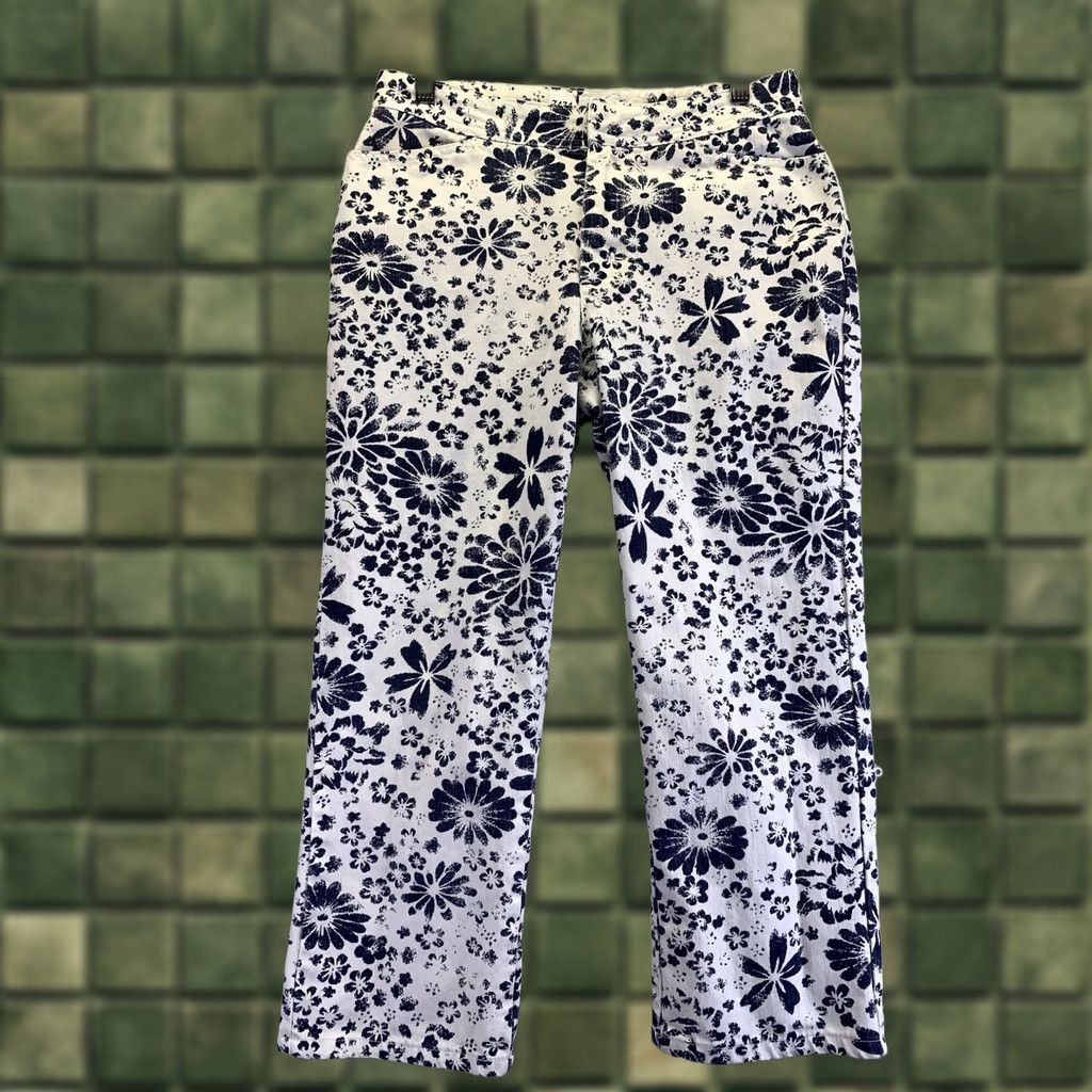 Calvin Klein Calvin Klein Womens Capri Crop Jeans Denim Blue White Floral Print Size 6 Cotton Denim Capris 7474 Ladies Size 28" / US 6 / IT 42 - 1 Thumbnail