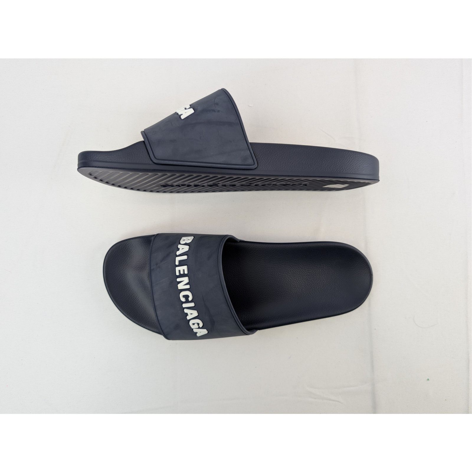 Balenciaga o1rshd1 Smooth Rubber Pool Slide Slider Slipper Navy/White Size US 10 / EU 43 - 1 Thumbnail