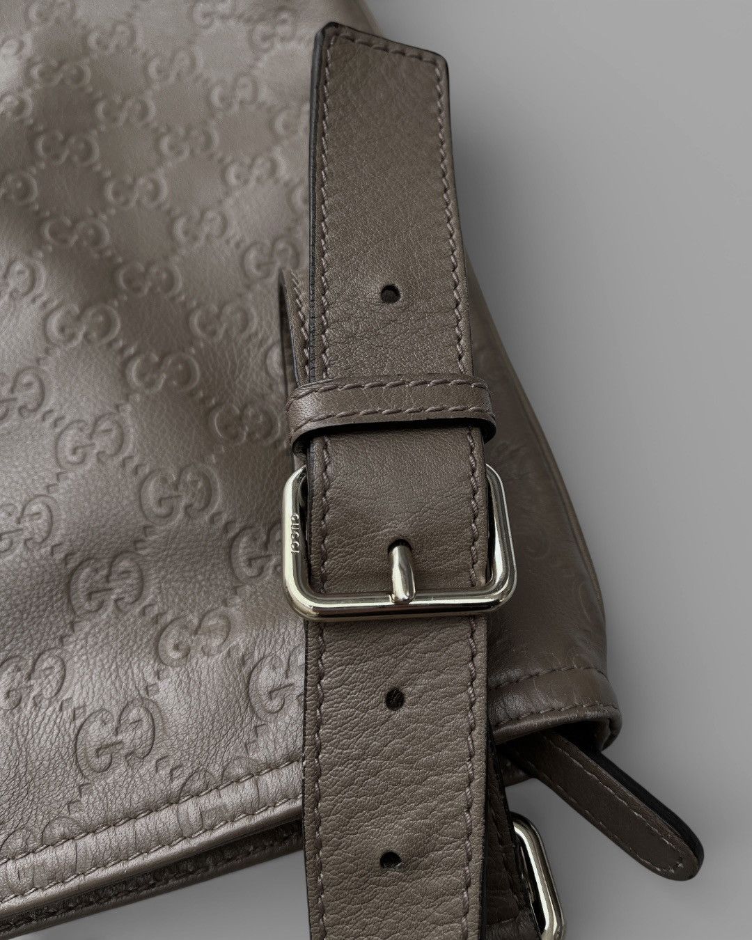 Gucci 🔥 GUCCI GG SUPREME MONOGRAM LEATHER MESSENGER BAG Size ONE SIZE - 13 Thumbnail