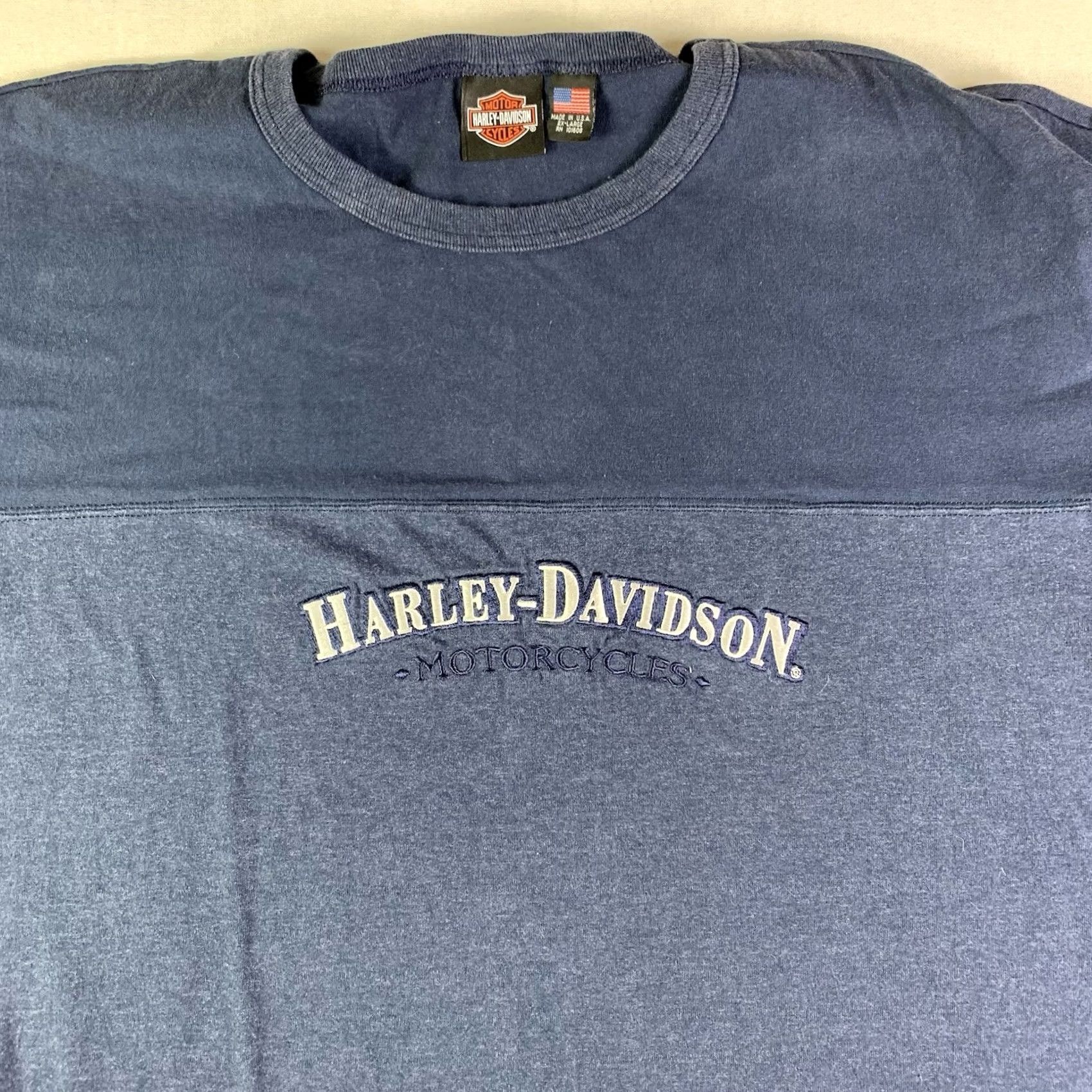 Harley Davidson VINTAGE Harley-Davidson Shirt 2XL Blue Embroidered Made in USA Men Short Sleeve Crew Neck USA Motorcycle 1990s Boys? Size US XXL / EU 58 / 5 - 7 Thumbnail